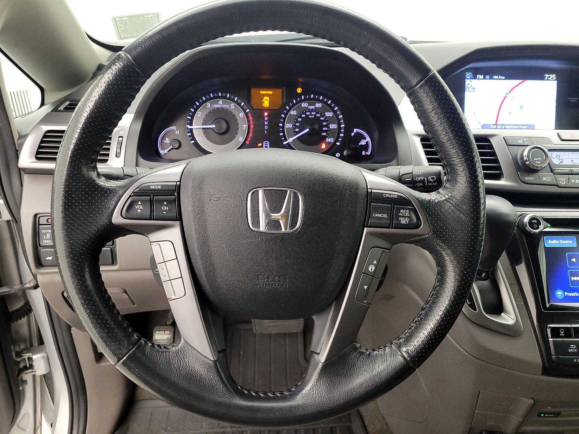 Thumbnail: 2014 Honda Odyssey - 10
