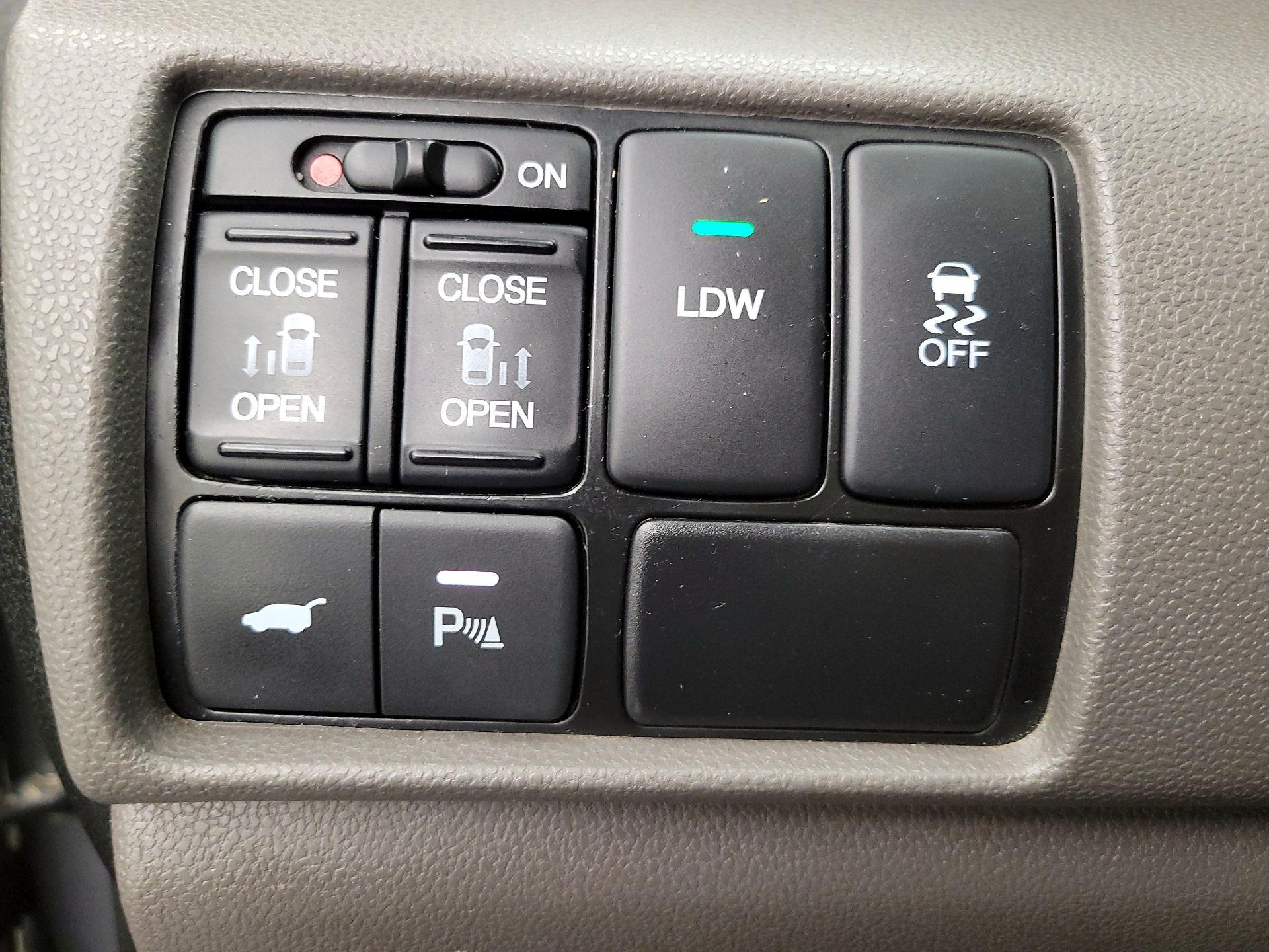 Thumbnail: 2014 Honda Odyssey - 13