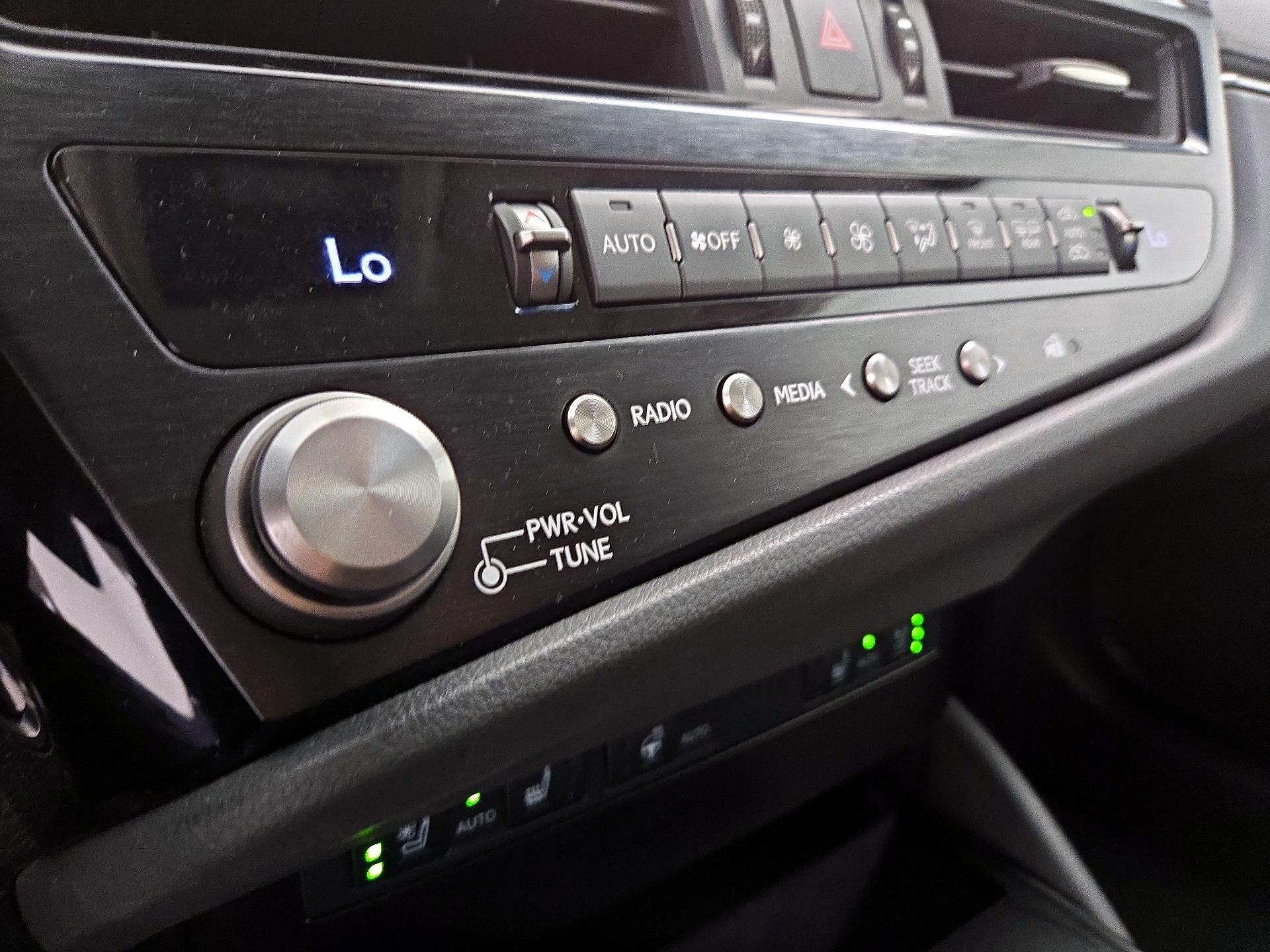 Thumbnail: 2024 Lexus ES - 16