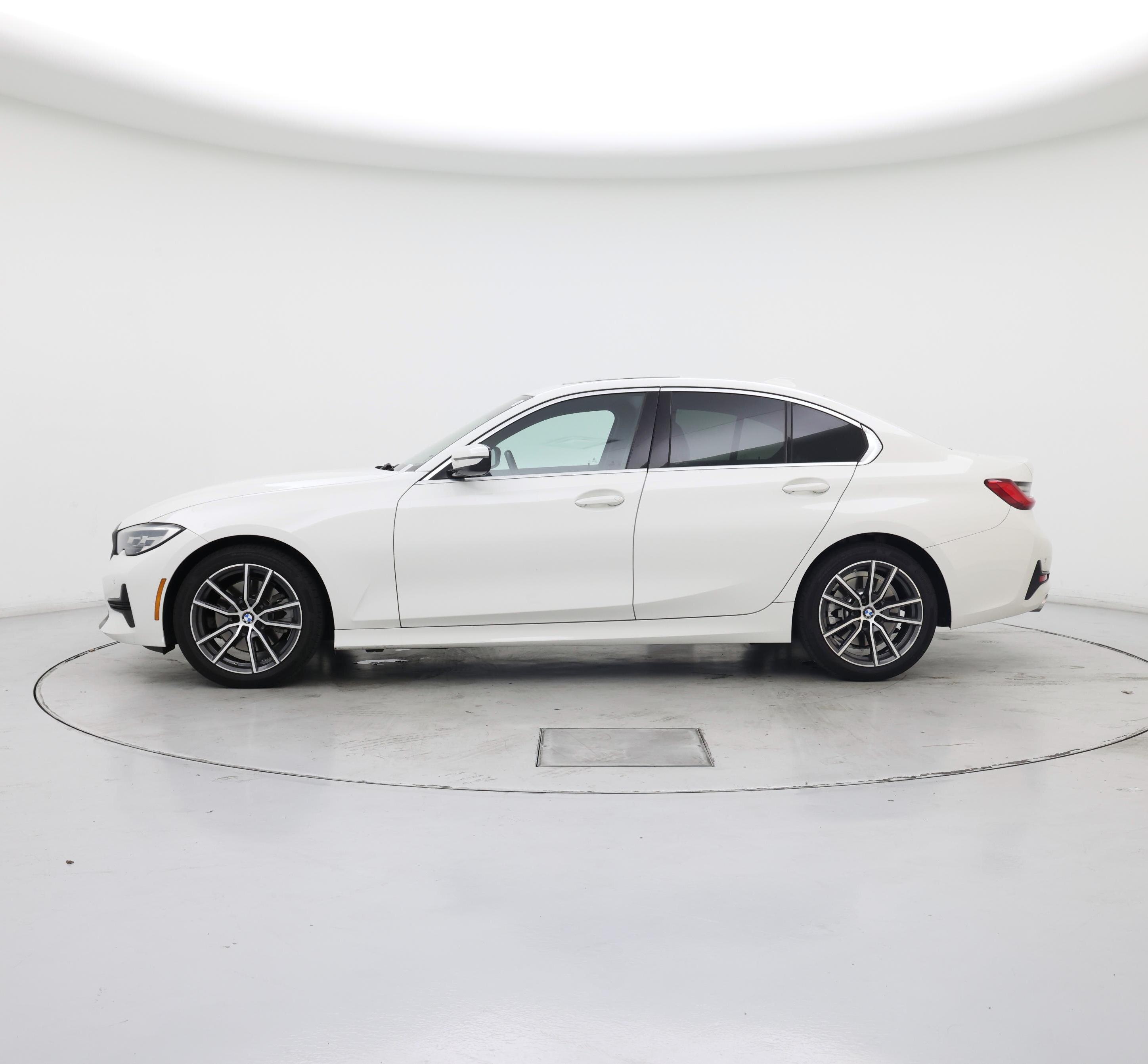 Thumbnail: 2020 BMW 3 Series - 3