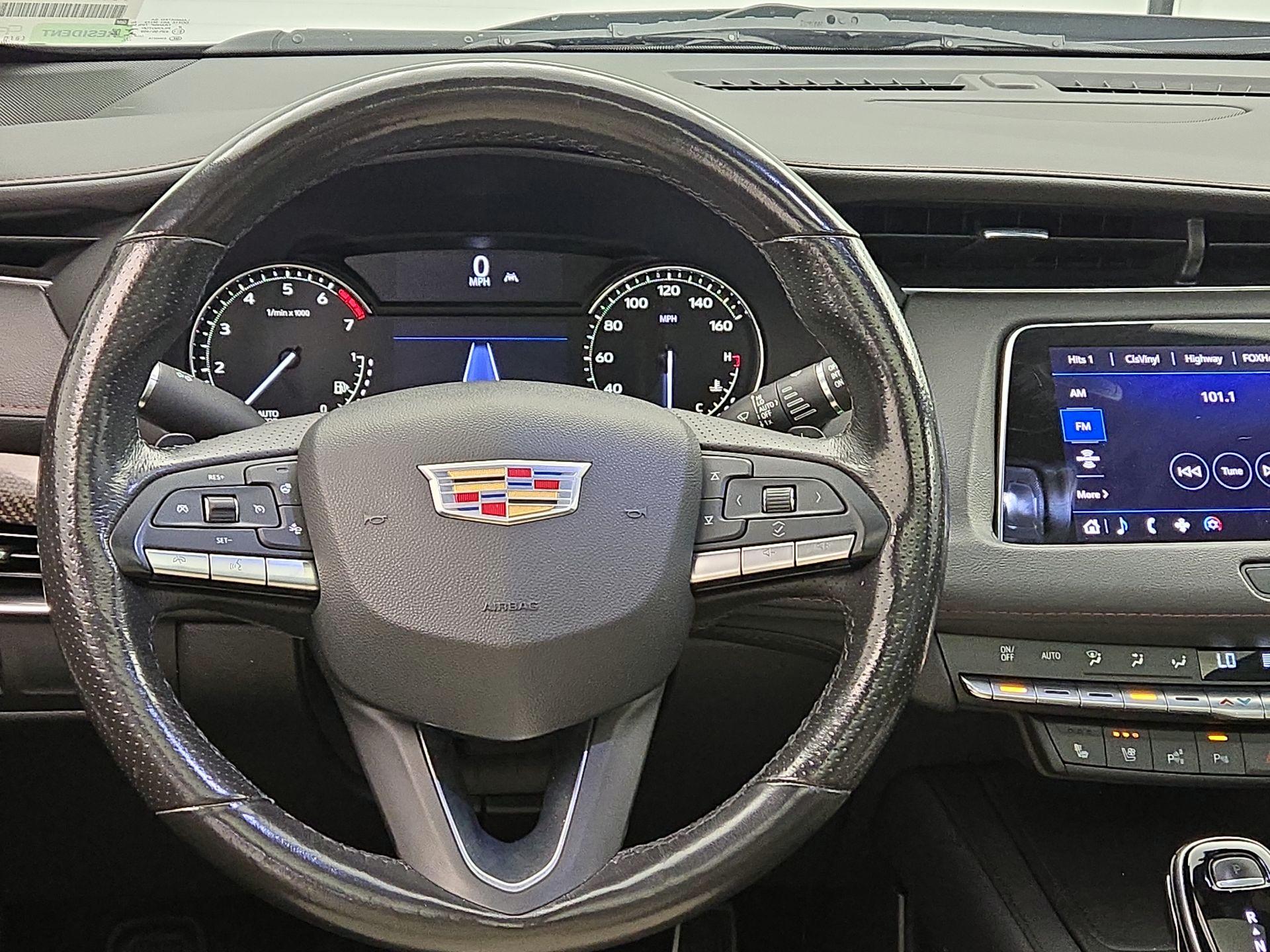 Thumbnail: 2020 Cadillac XT4 - 10