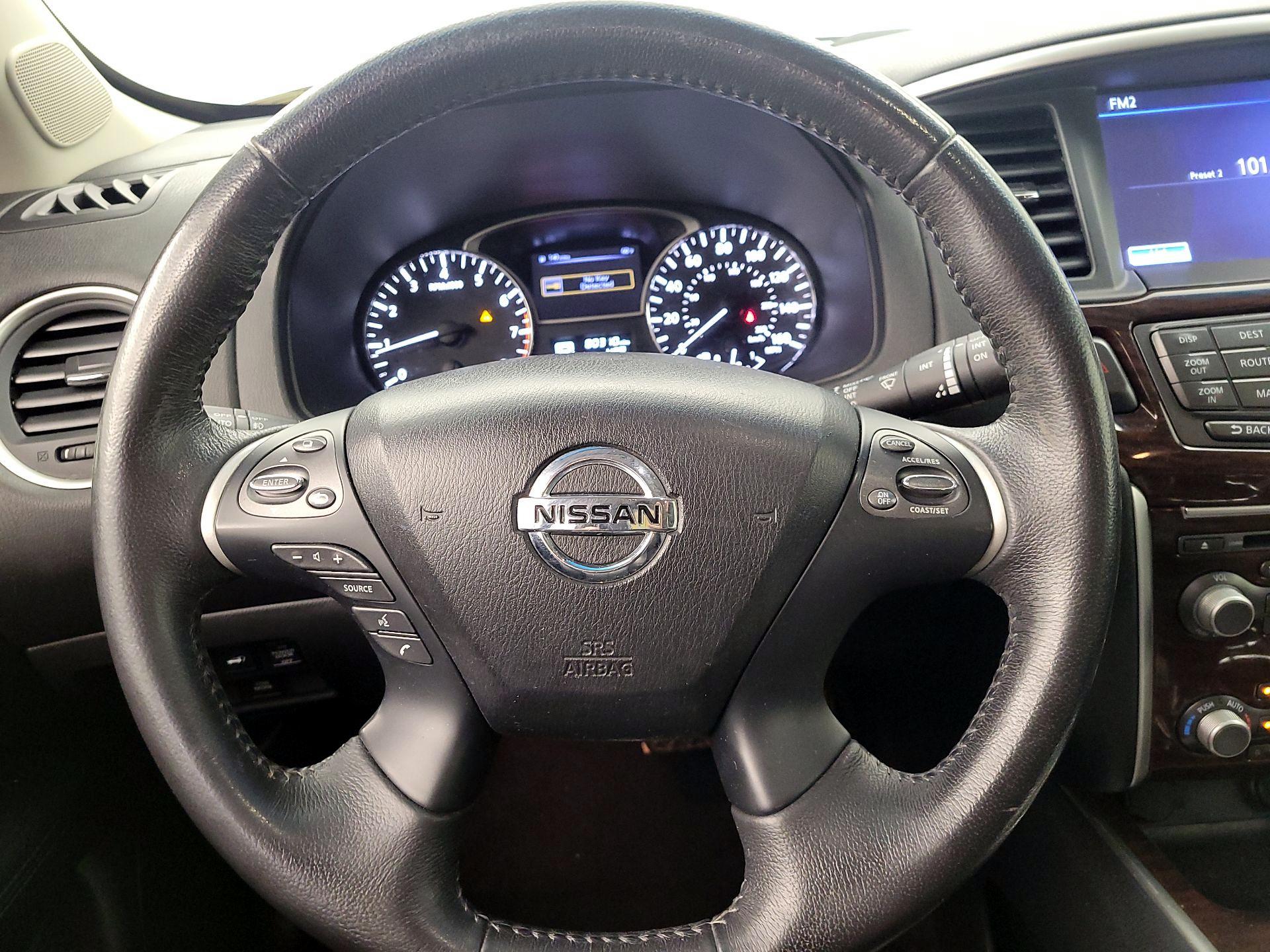 Thumbnail: 2014 Nissan Pathfinder - 10
