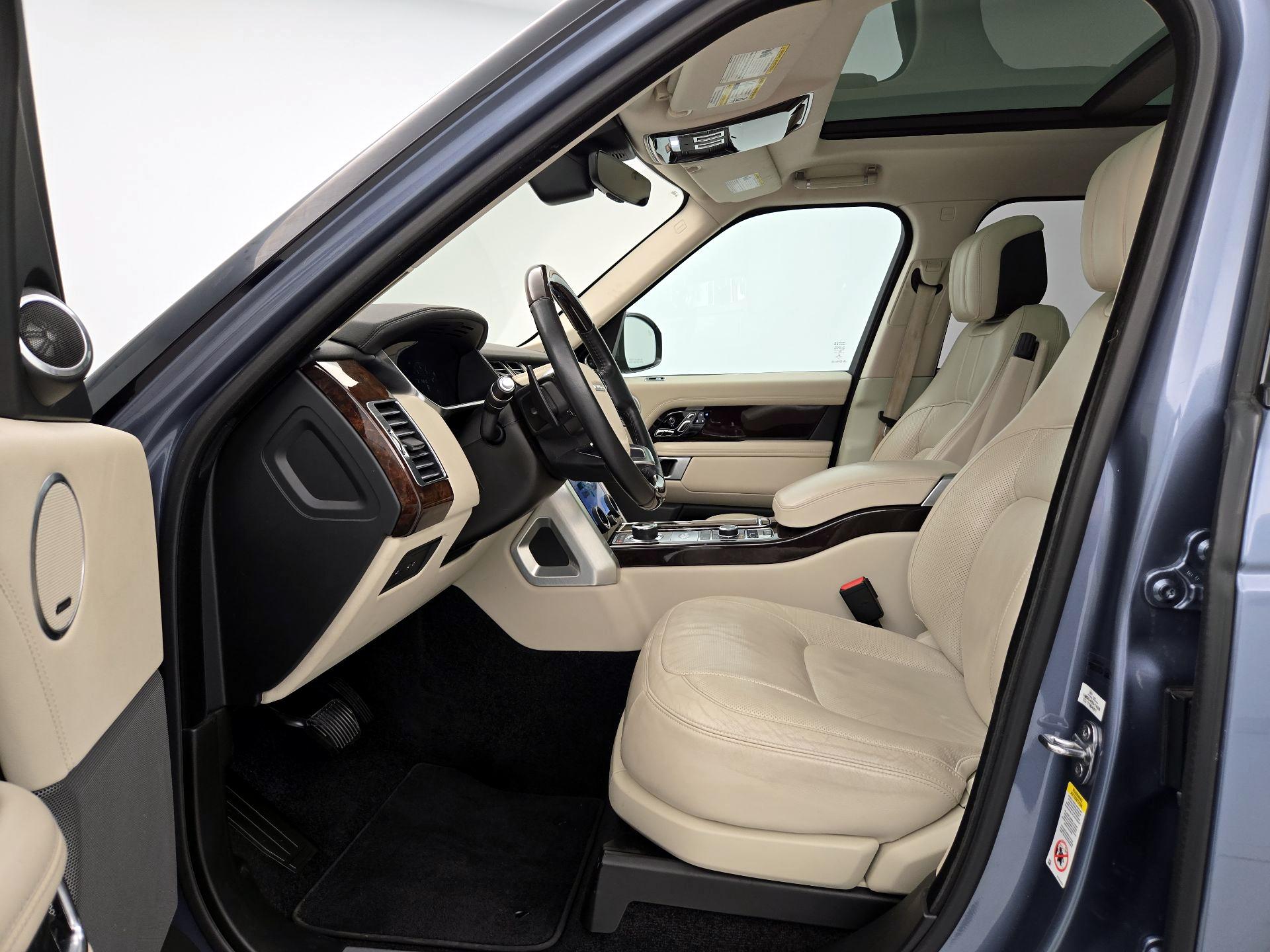 Thumbnail: 2019 Land Rover Range Rover - 11