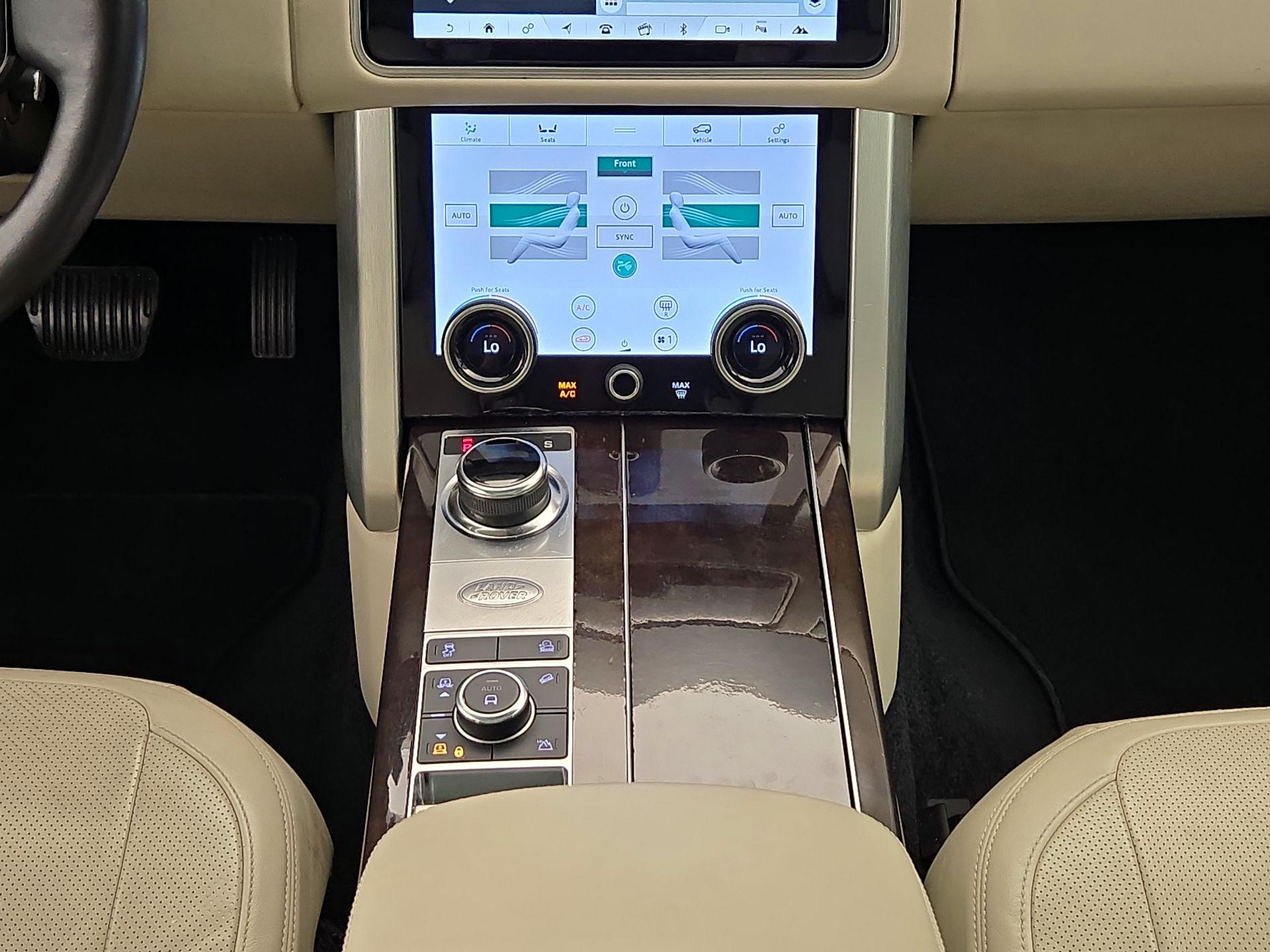 Thumbnail: 2019 Land Rover Range Rover - 18