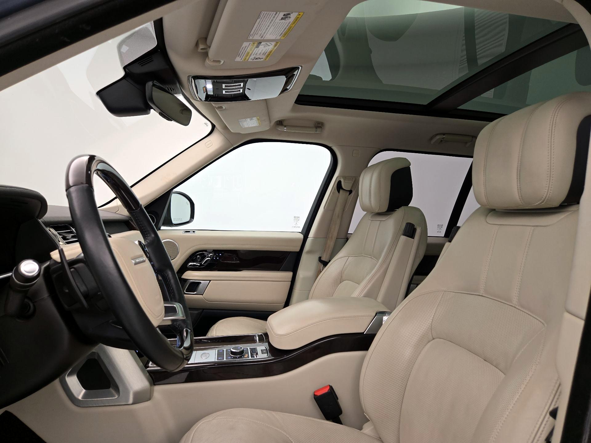 Thumbnail: 2019 Land Rover Range Rover - 20