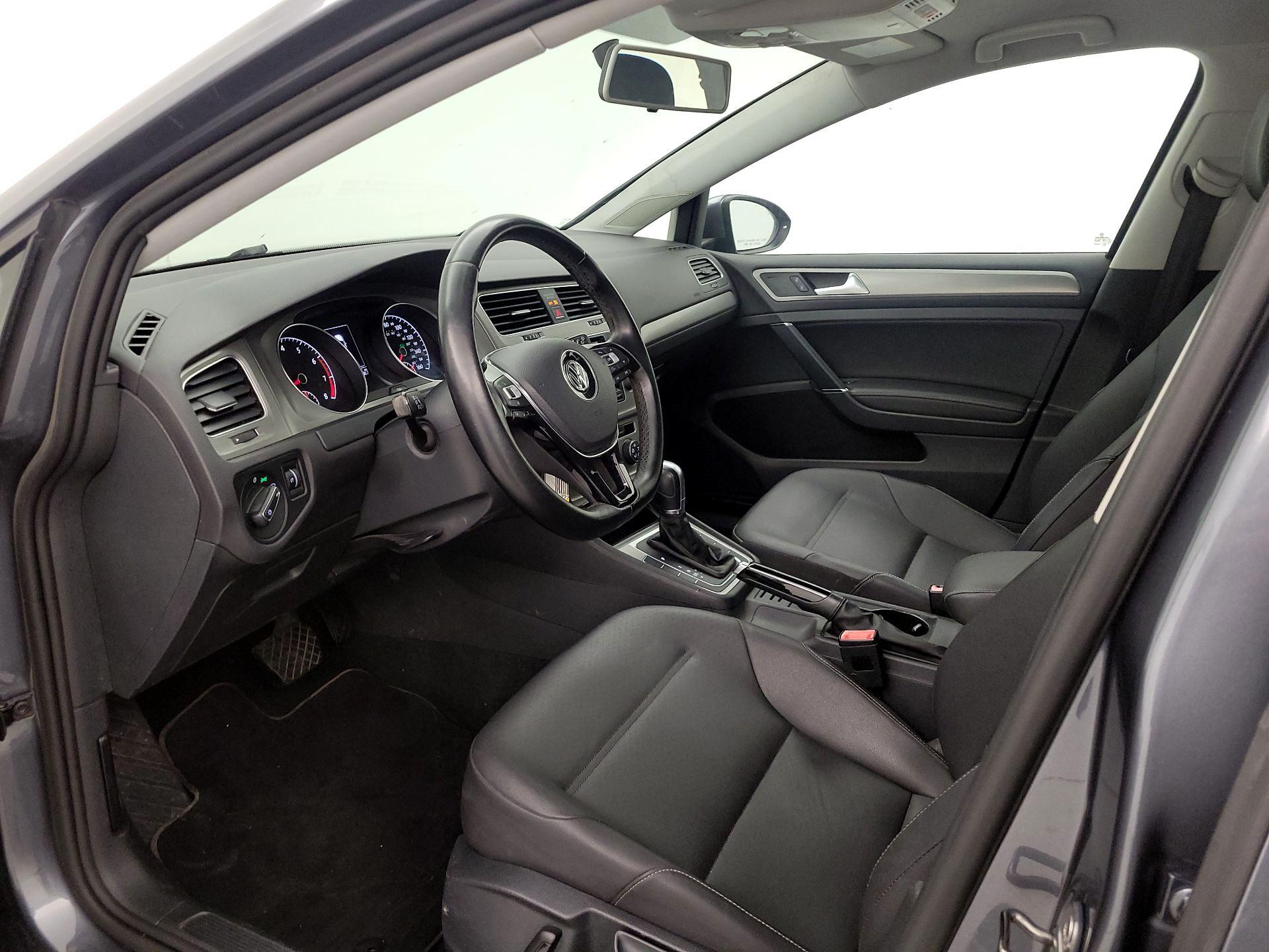 Thumbnail: 2015 Volkswagen Golf - 11
