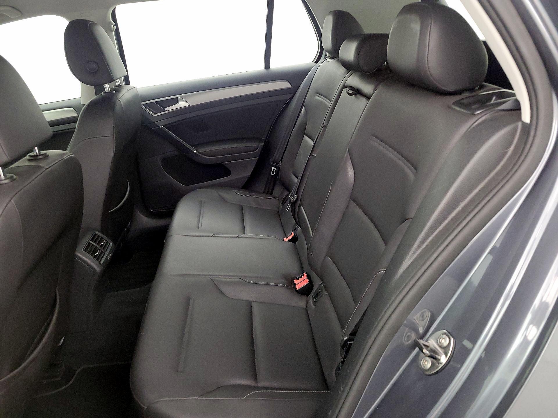 Thumbnail: 2015 Volkswagen Golf - 18