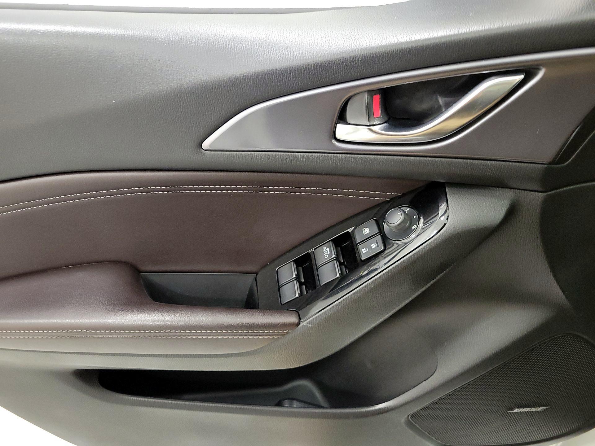 Thumbnail: 2017 Mazda Mazda3 - 12