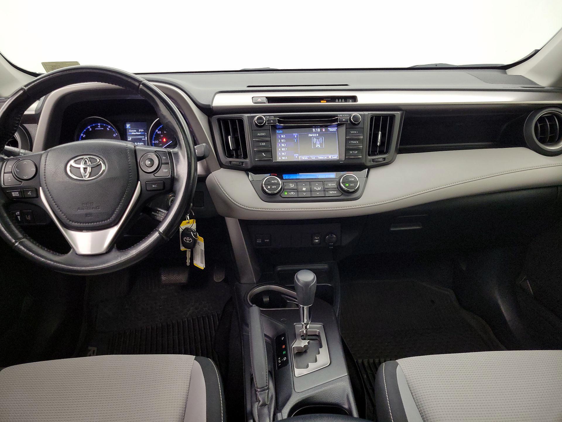 Thumbnail: 2018 Toyota RAV4 - 9