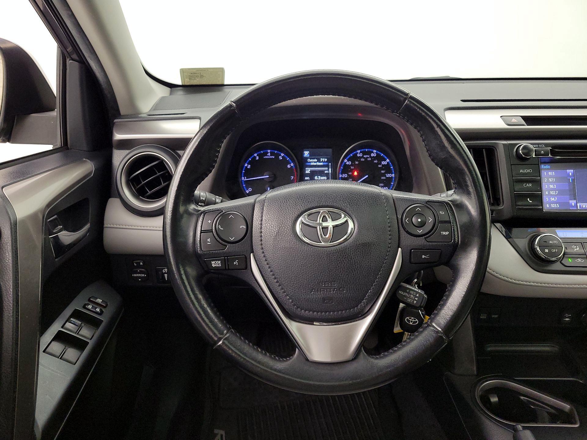 Thumbnail: 2018 Toyota RAV4 - 10