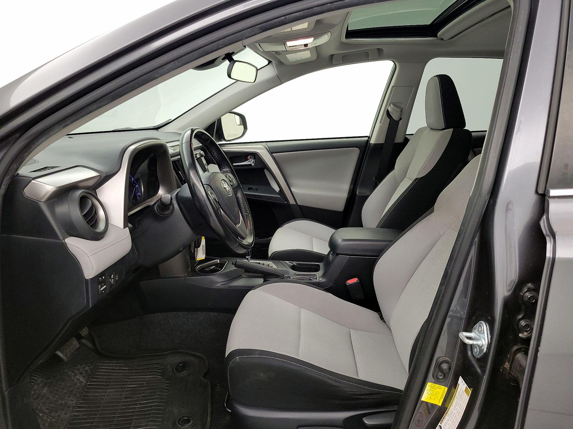 Thumbnail: 2018 Toyota RAV4 - 11