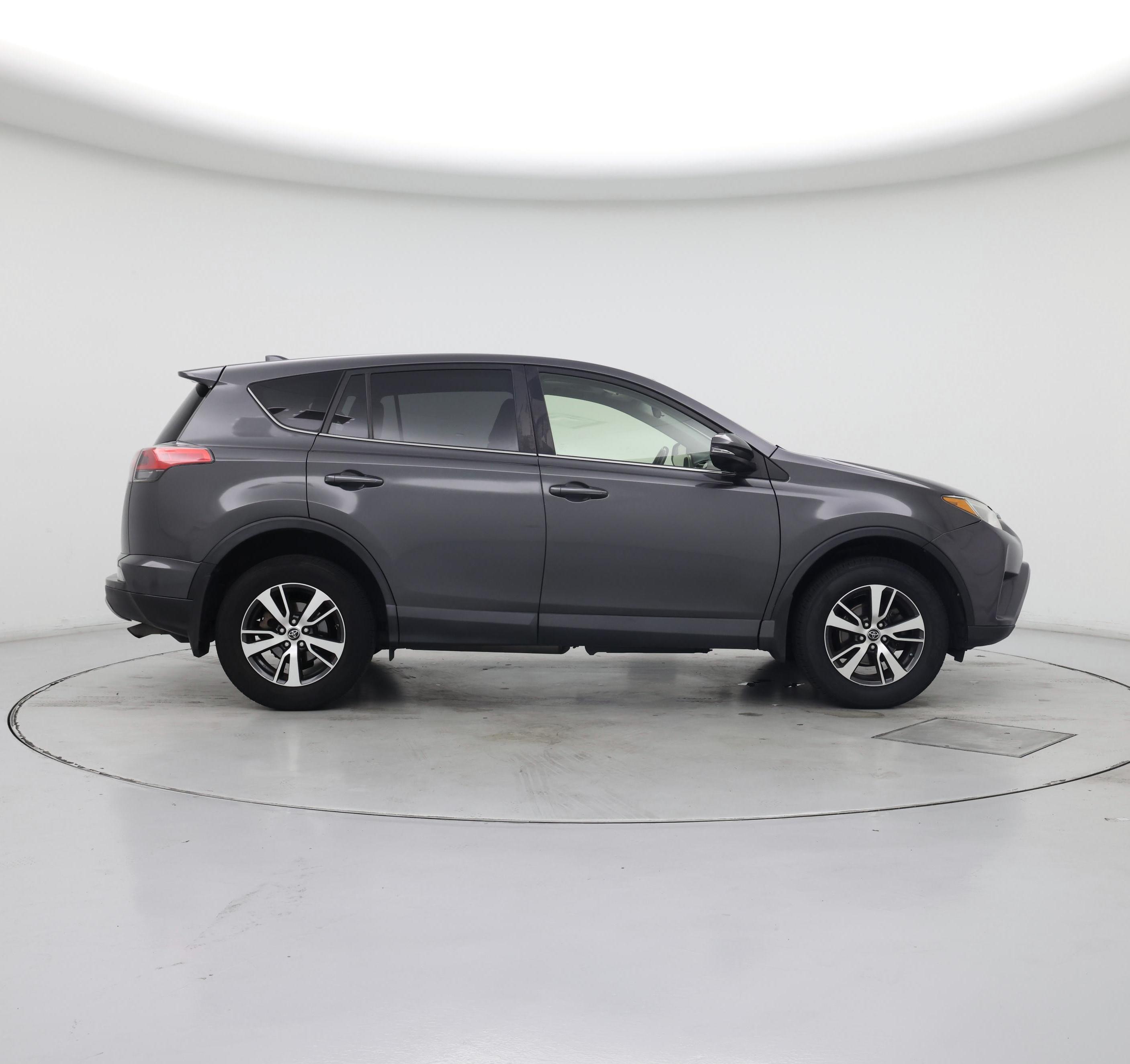 Thumbnail: 2018 Toyota RAV4 - 7