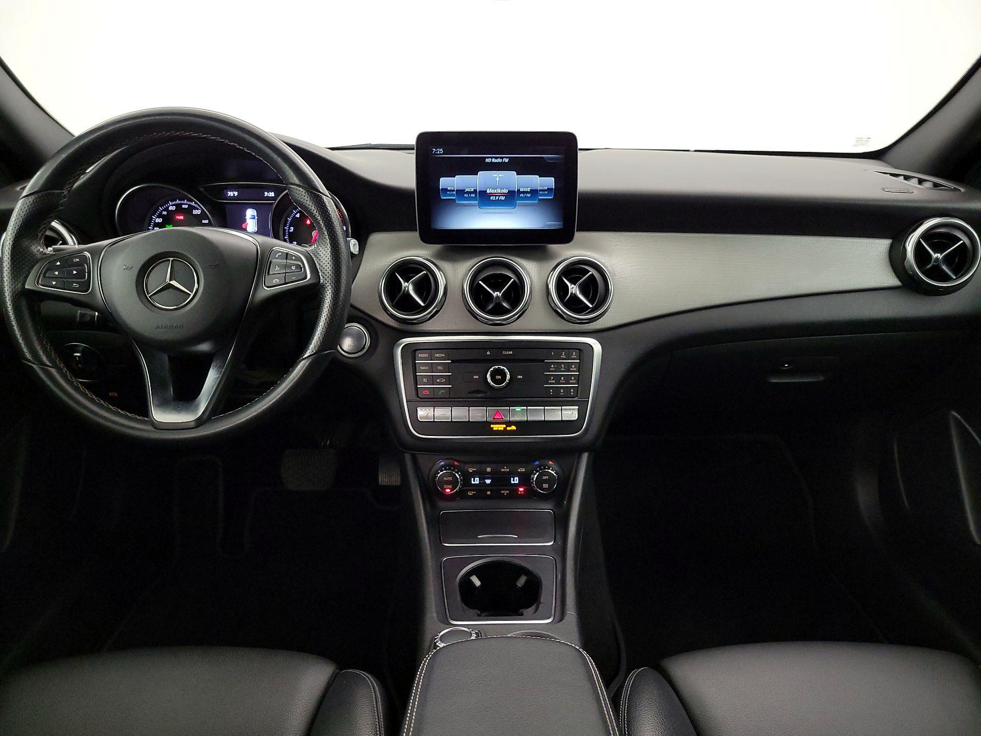 Thumbnail: 2018 Mercedes-Benz GLA - 9