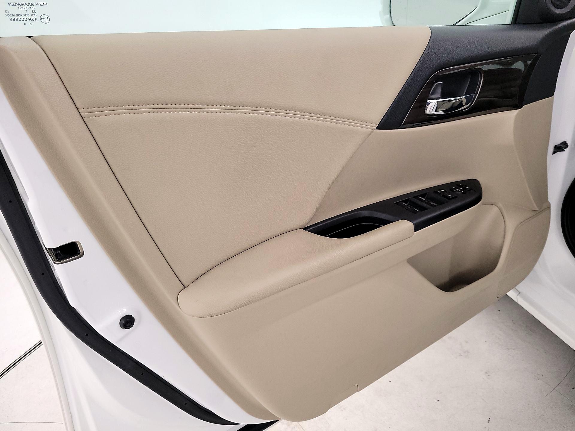 Thumbnail: 2017 Honda Accord - 12