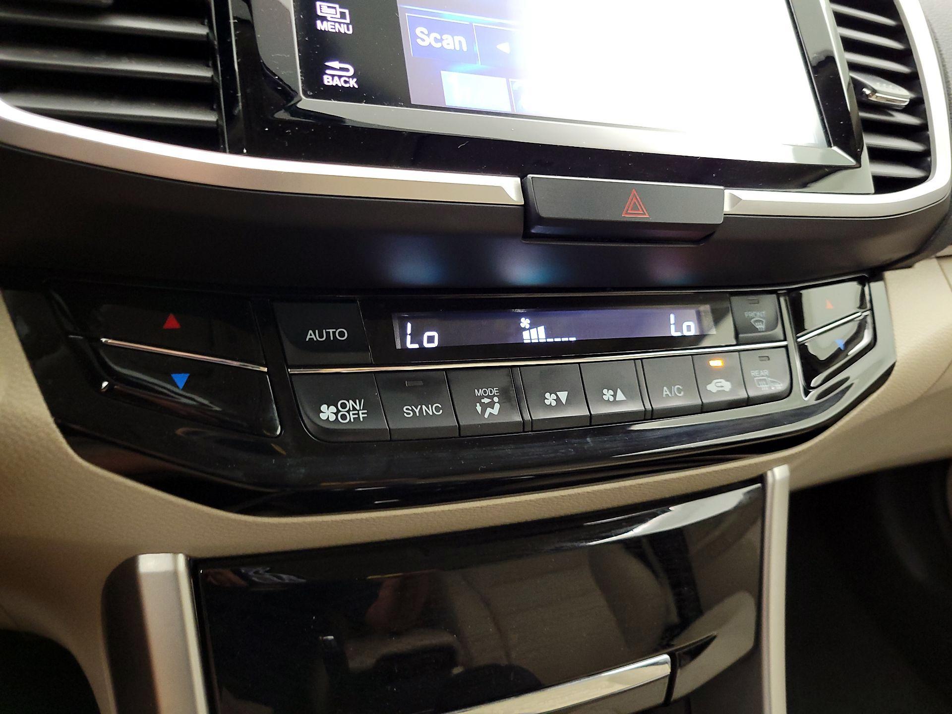 Thumbnail: 2017 Honda Accord - 16