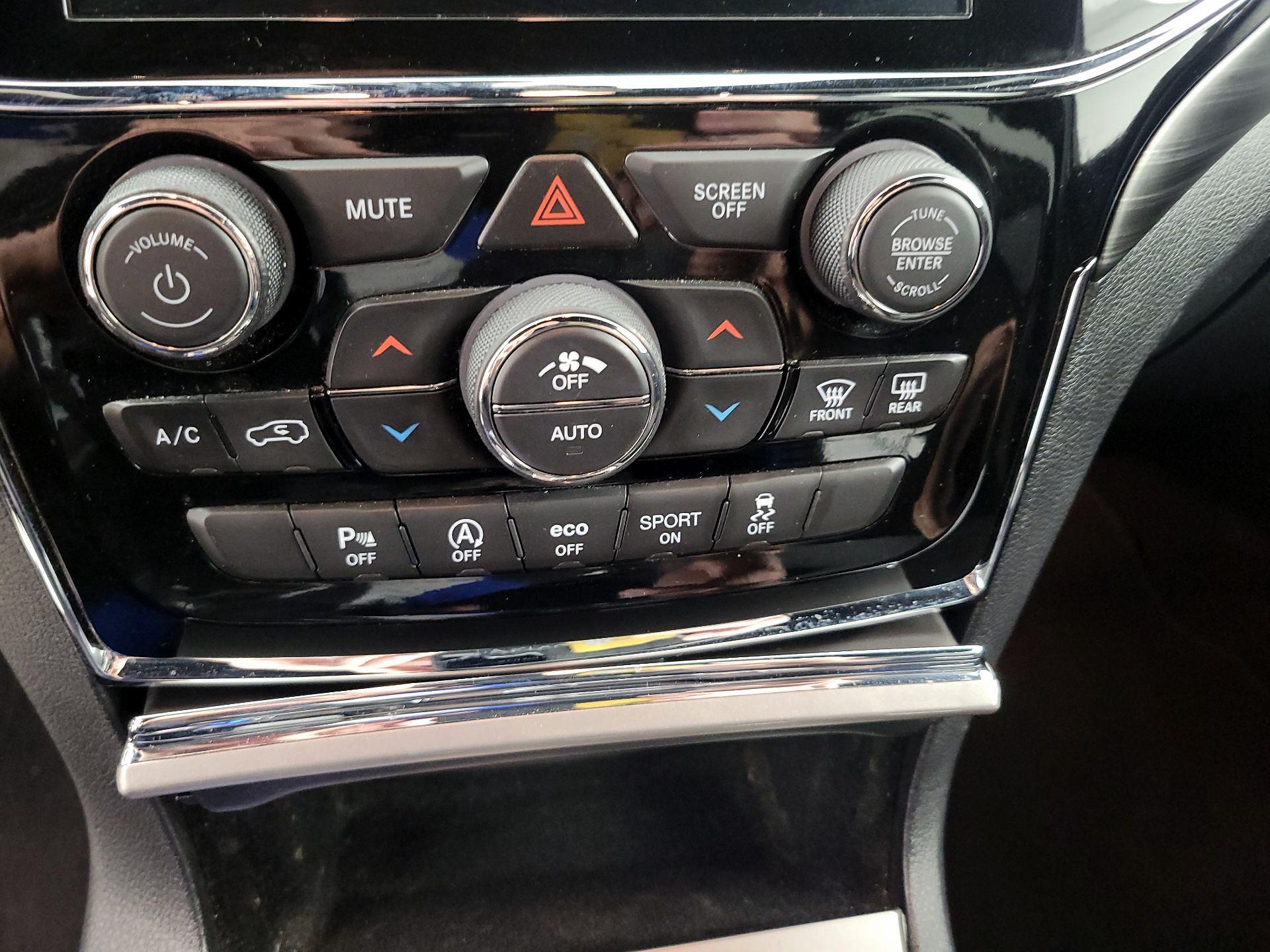Thumbnail: 2019 Jeep Grand Cherokee - 17