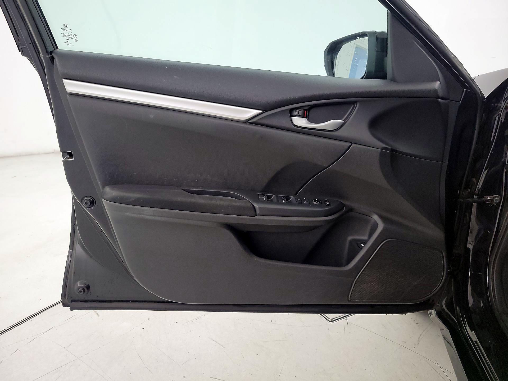 Thumbnail: 2016 Honda Civic - 12