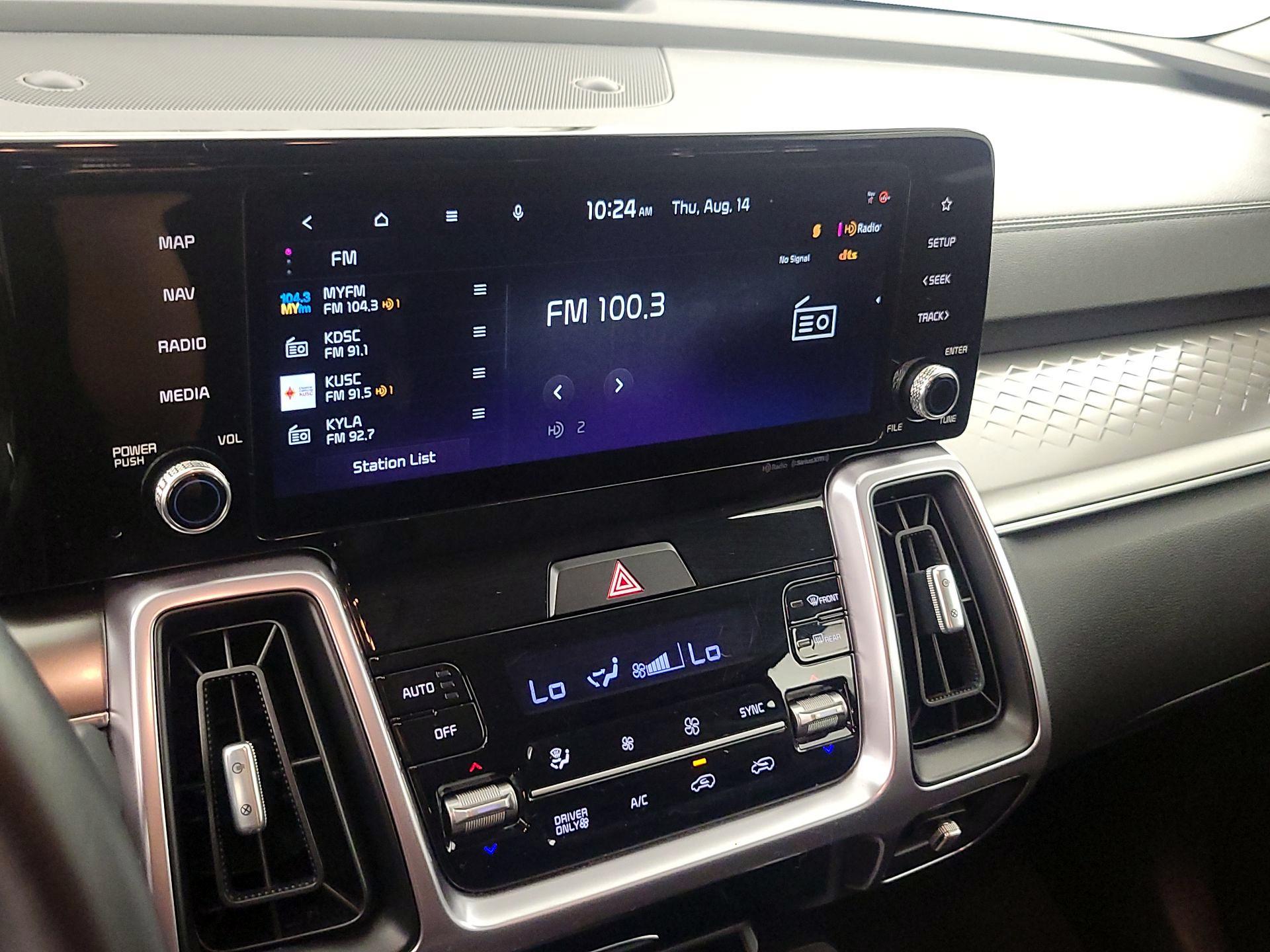 Thumbnail: 2023 Kia Sorento - 16