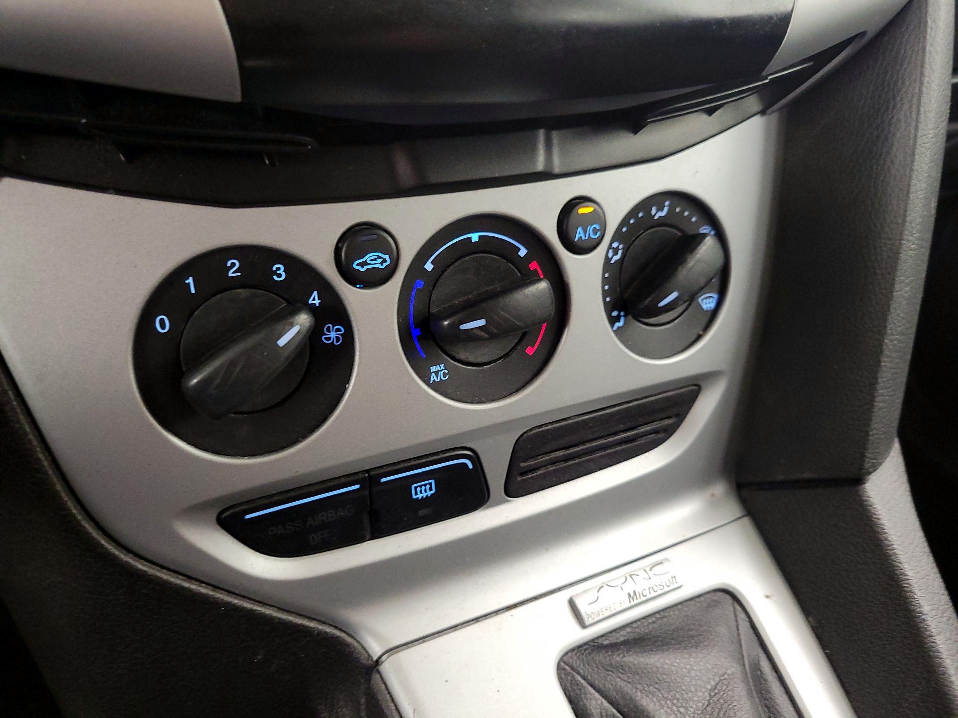Thumbnail: 2014 Ford Focus - 15
