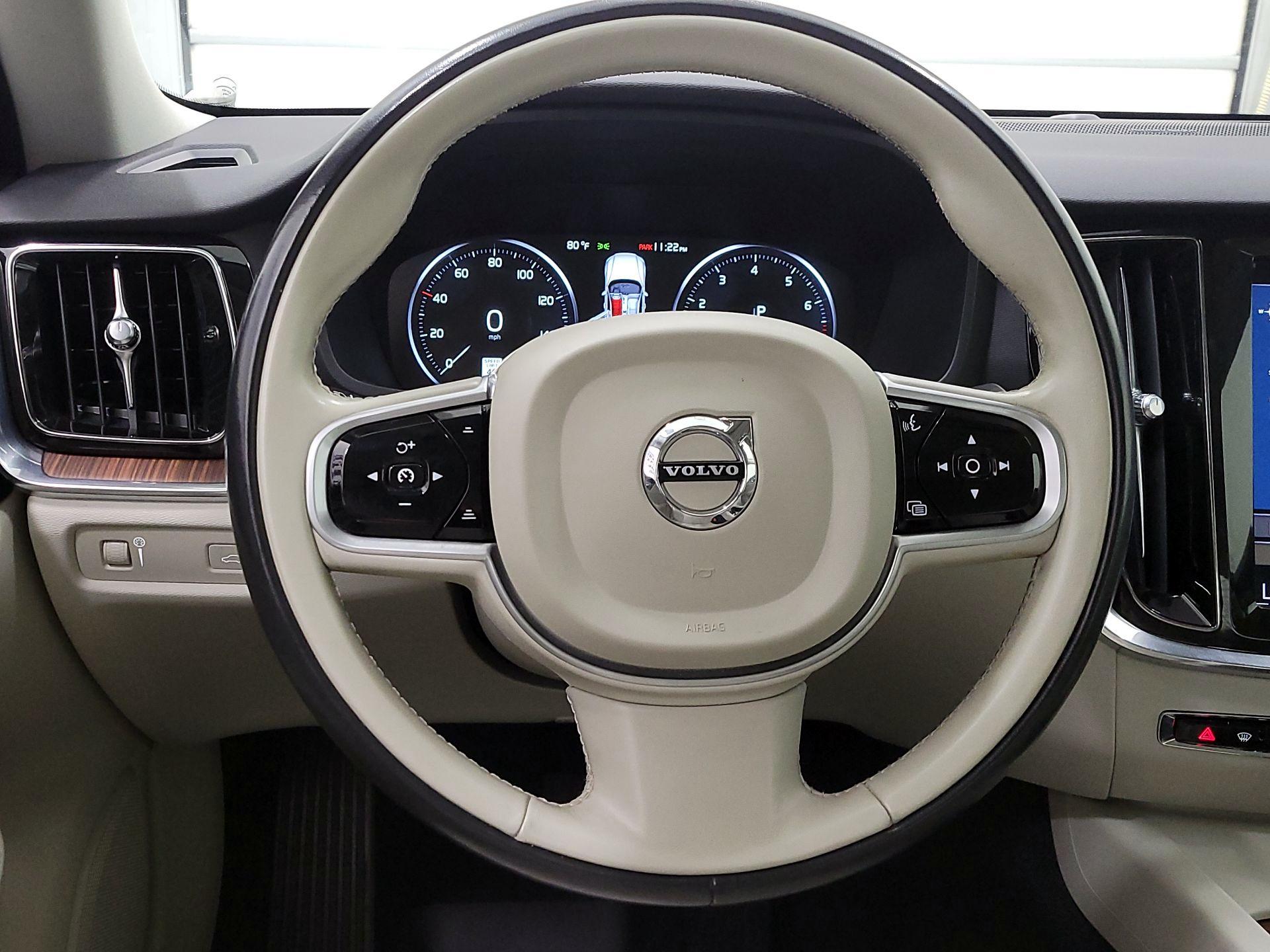 Thumbnail: 2019 Volvo S60 - 10