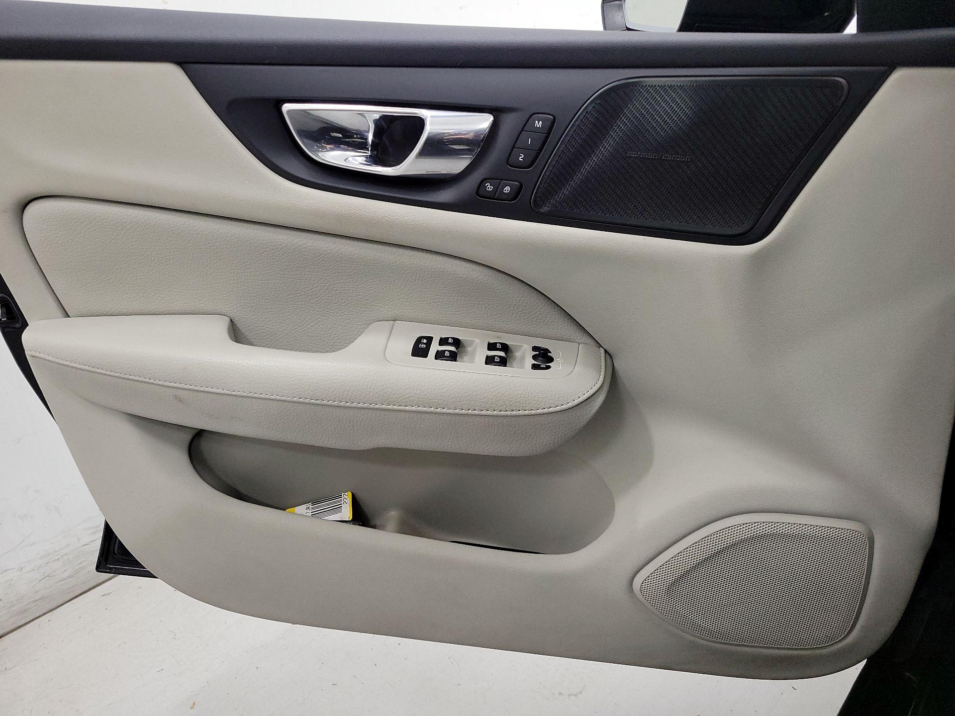 Thumbnail: 2019 Volvo S60 - 12