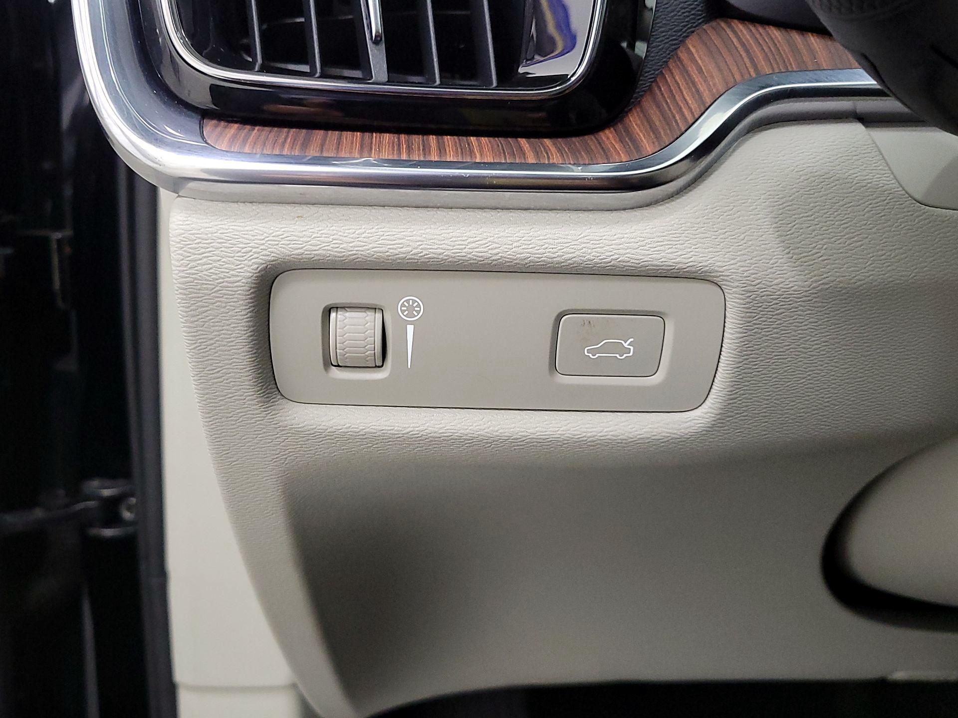Thumbnail: 2019 Volvo S60 - 13
