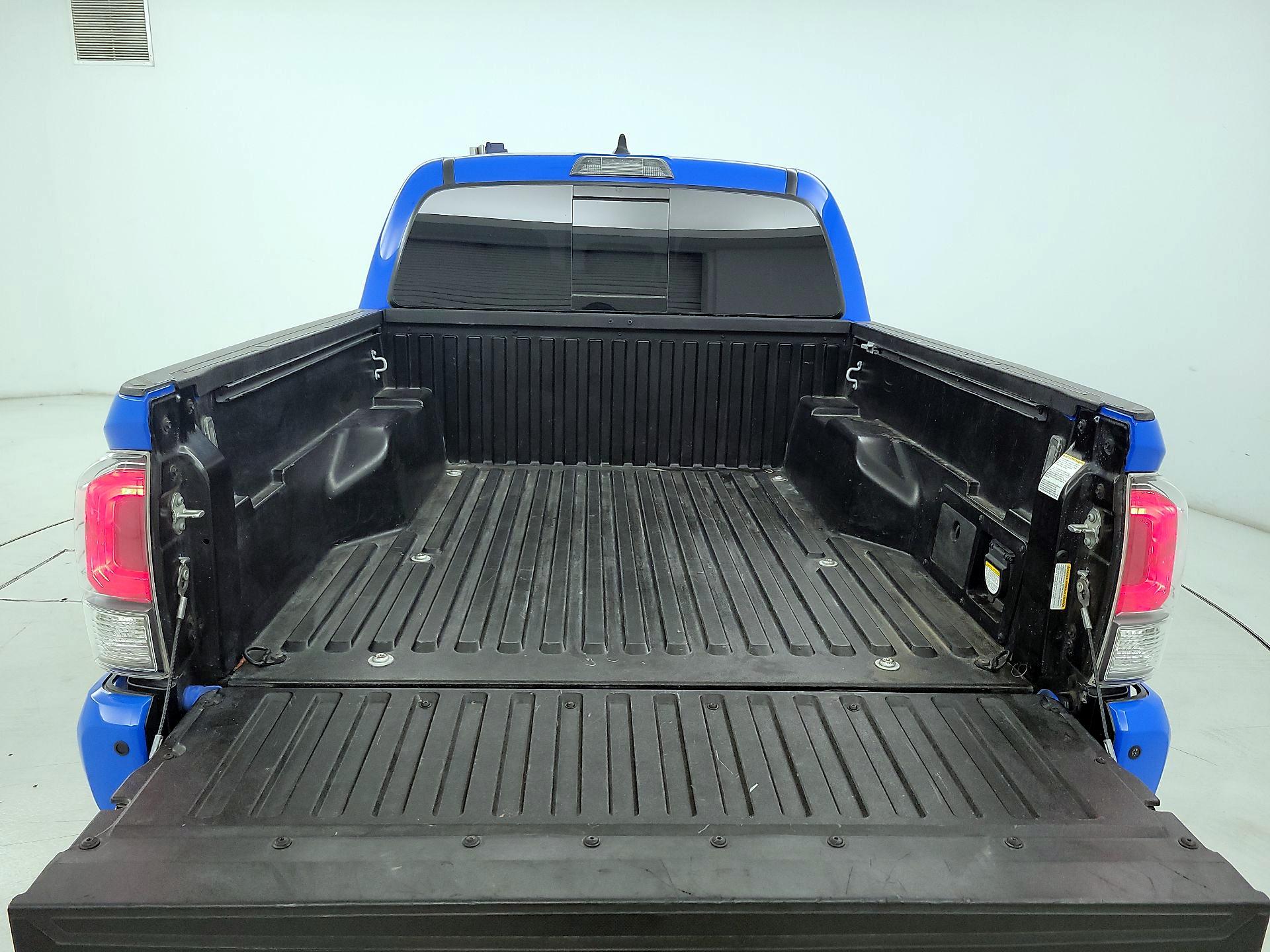 Thumbnail: 2021 Toyota Tacoma - 20
