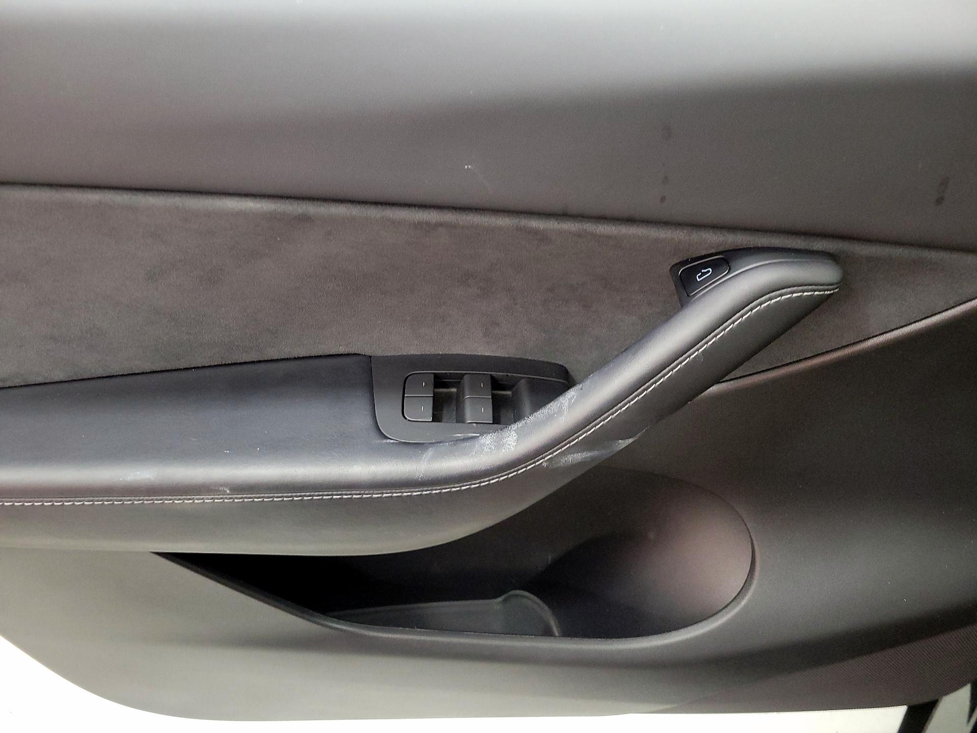 Thumbnail: 2022 Tesla Model Y - 12