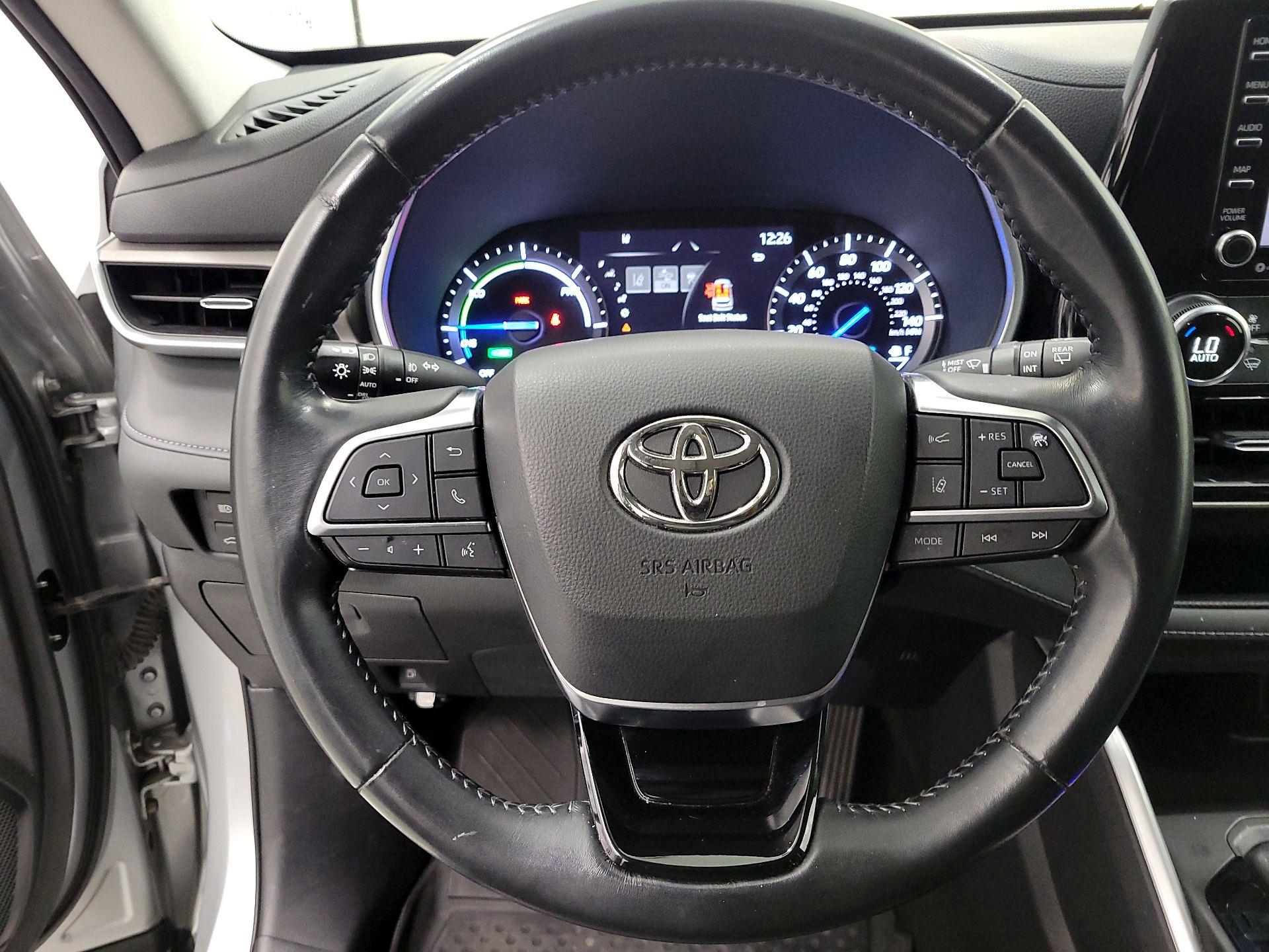 Thumbnail: 2021 Toyota Highlander - 10