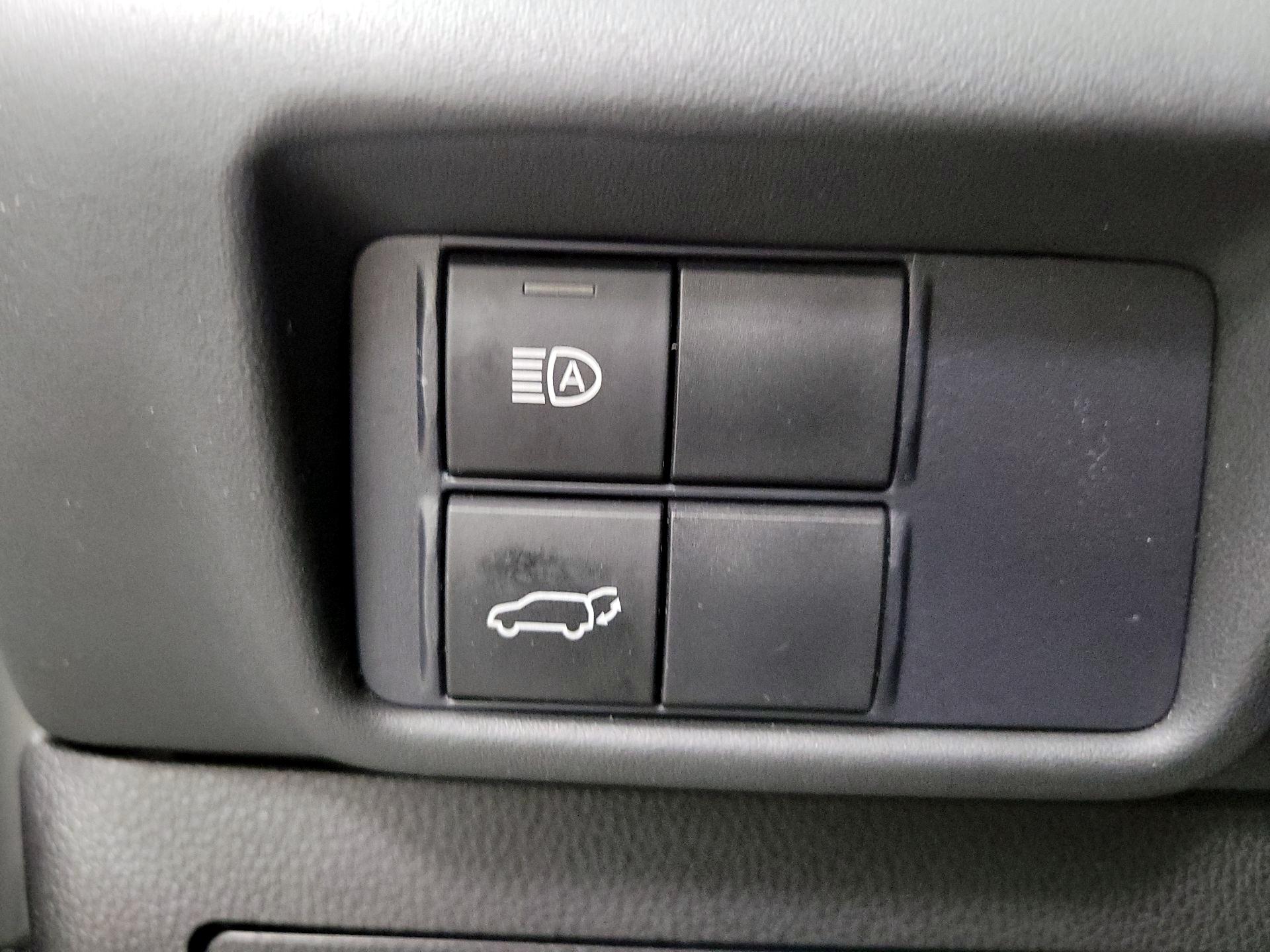 Thumbnail: 2021 Toyota Highlander - 13
