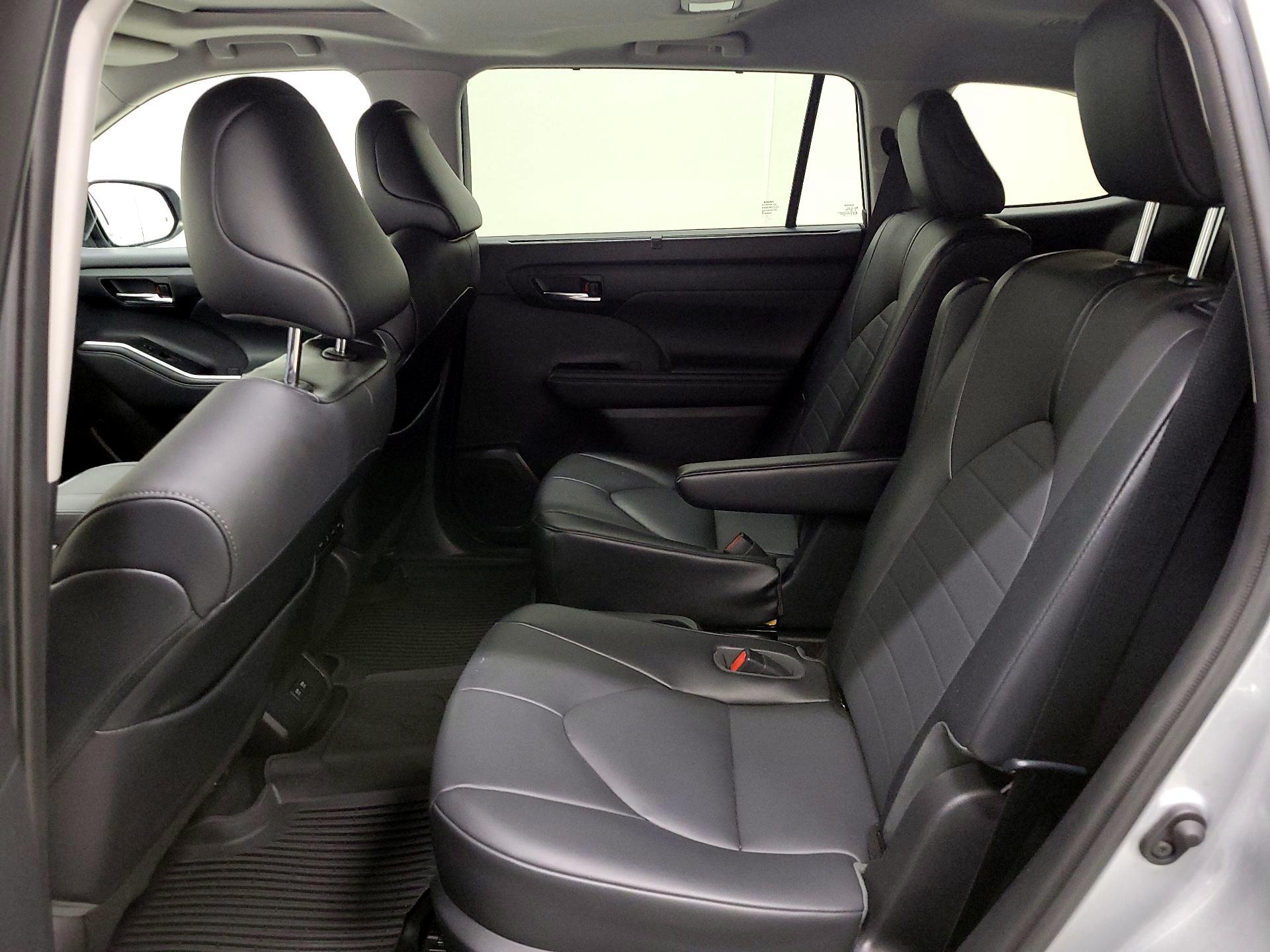 Thumbnail: 2021 Toyota Highlander - 19