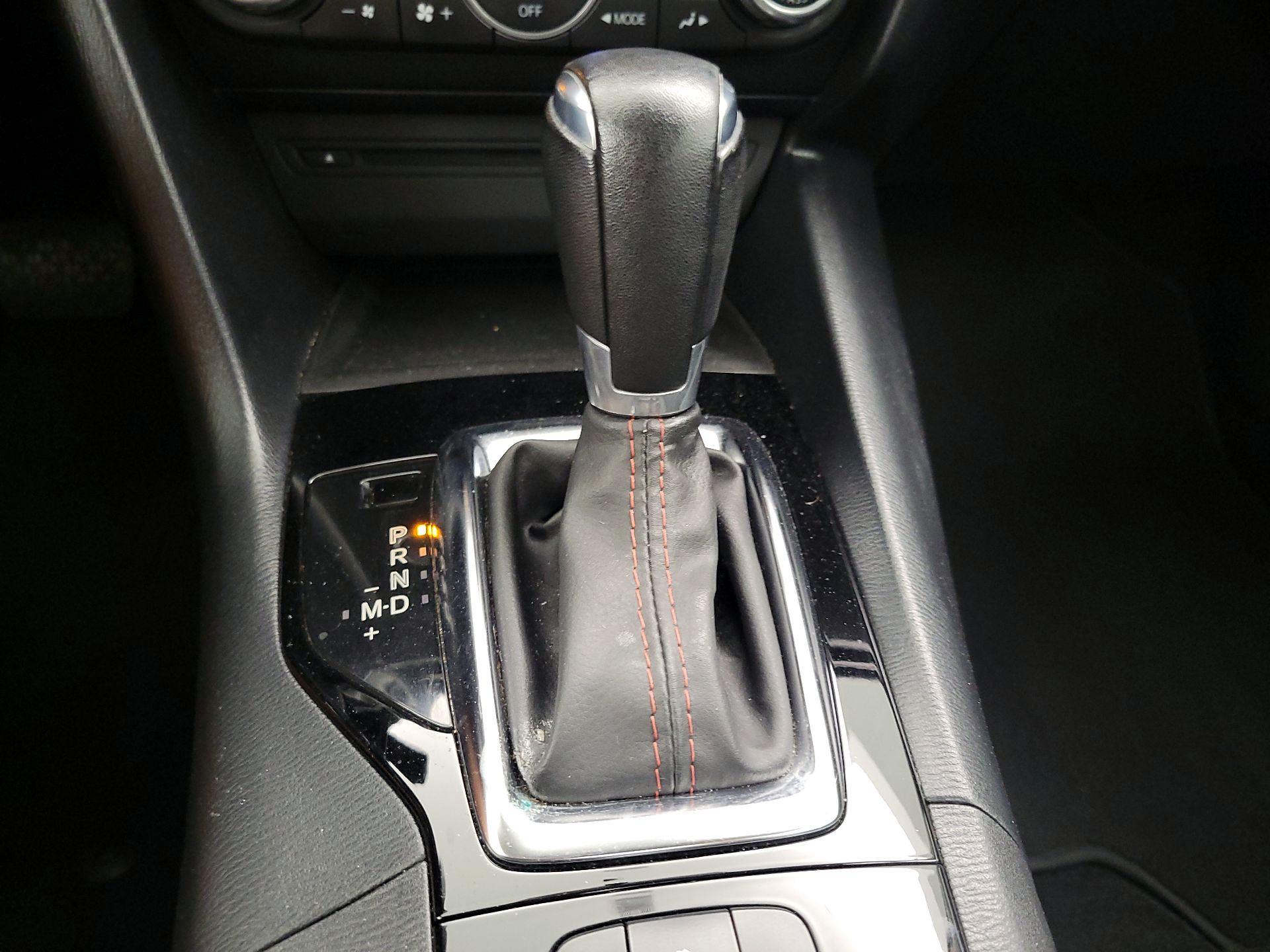 Thumbnail: 2015 Mazda Mazda3 - 17