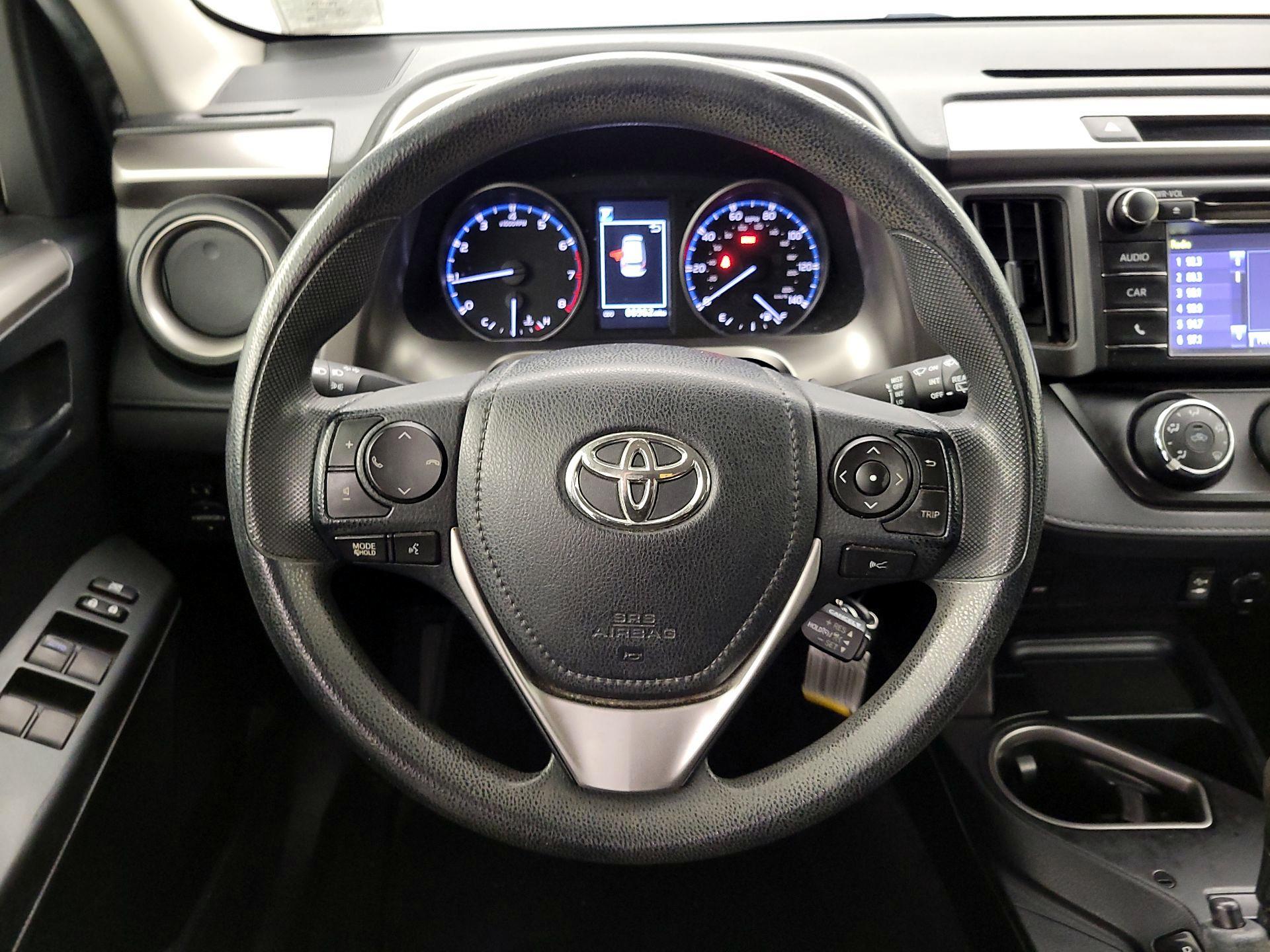 Thumbnail: 2017 Toyota RAV4 - 10
