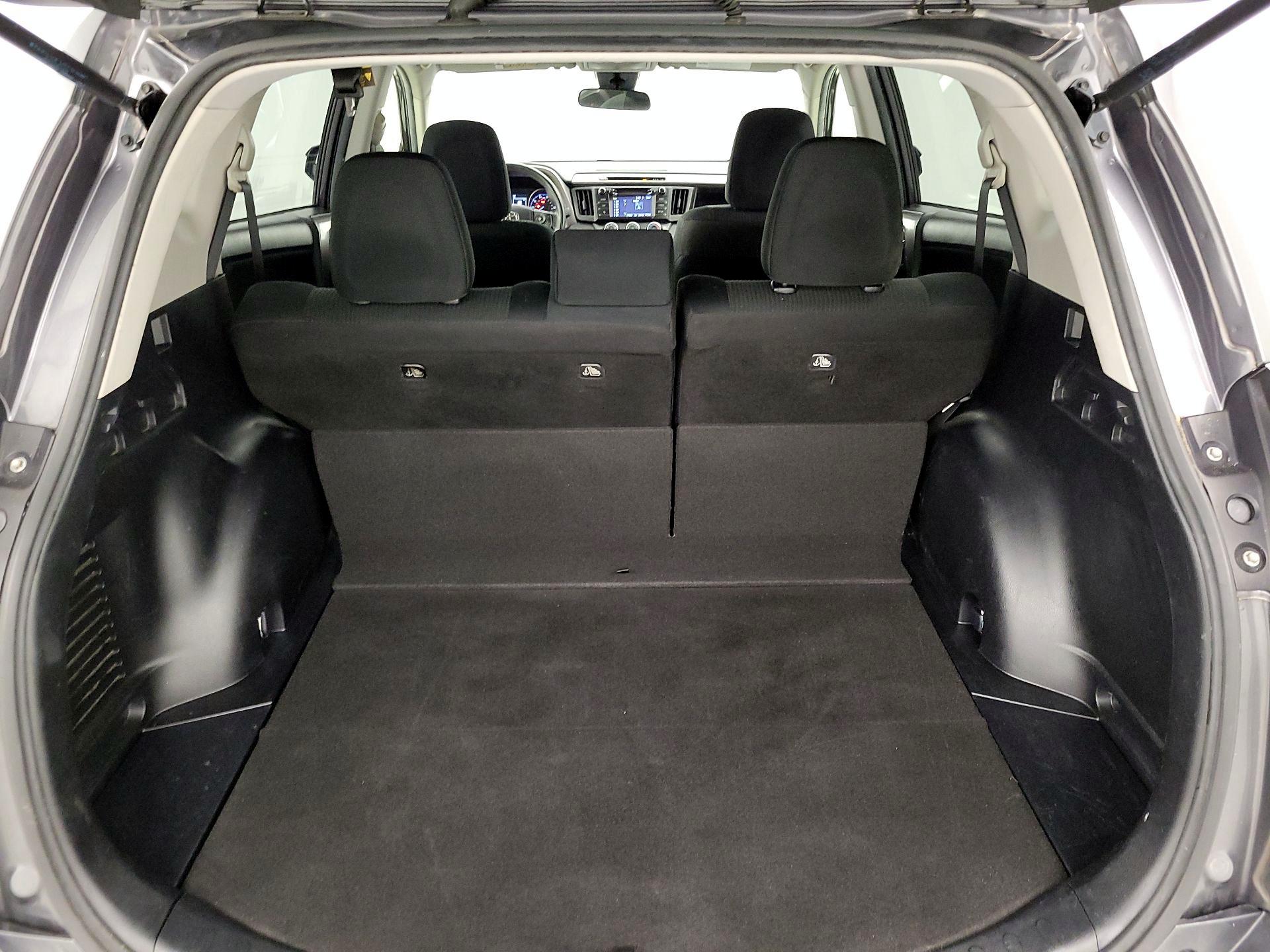 Thumbnail: 2017 Toyota RAV4 - 20