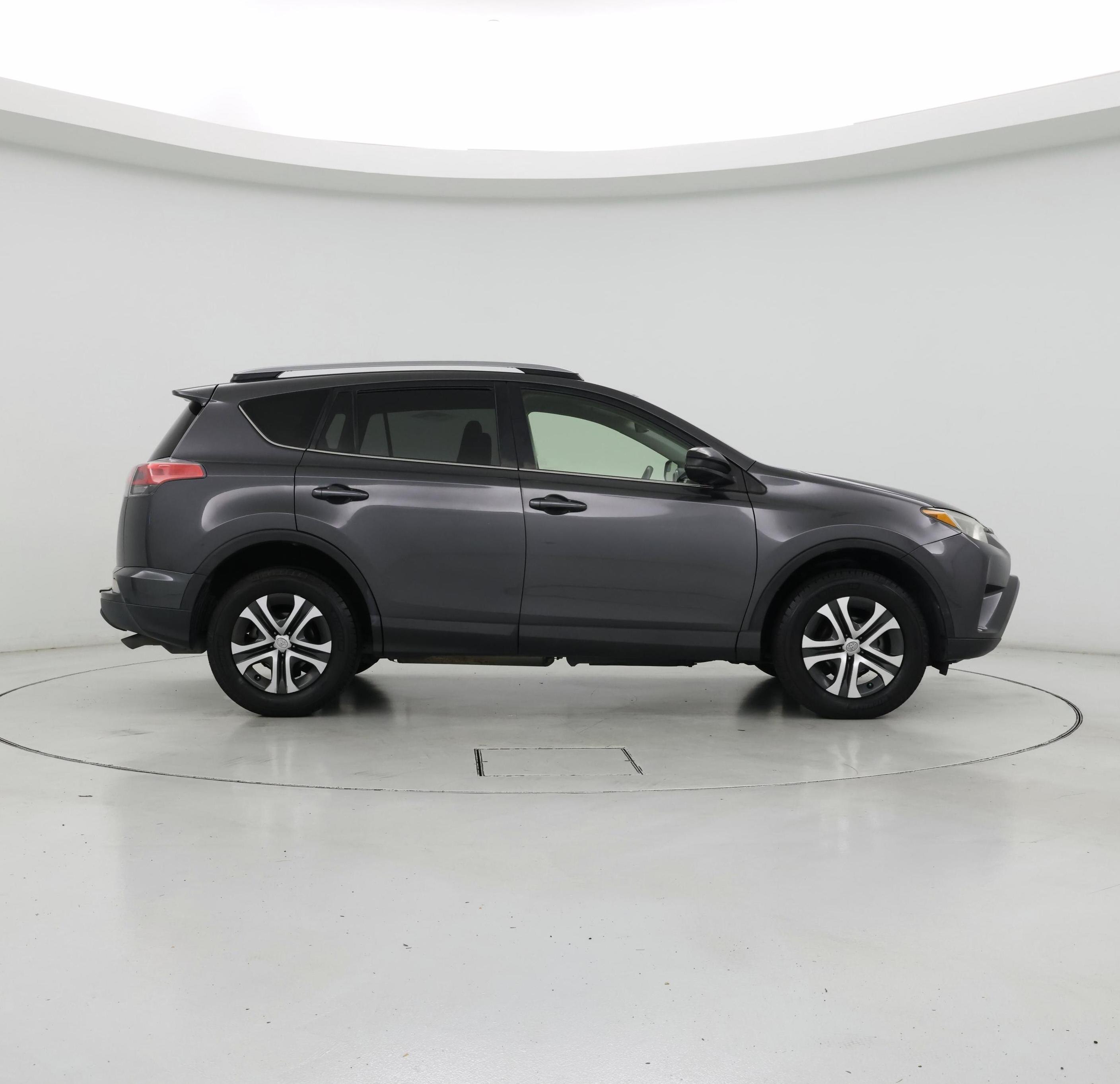 Thumbnail: 2017 Toyota RAV4 - 7