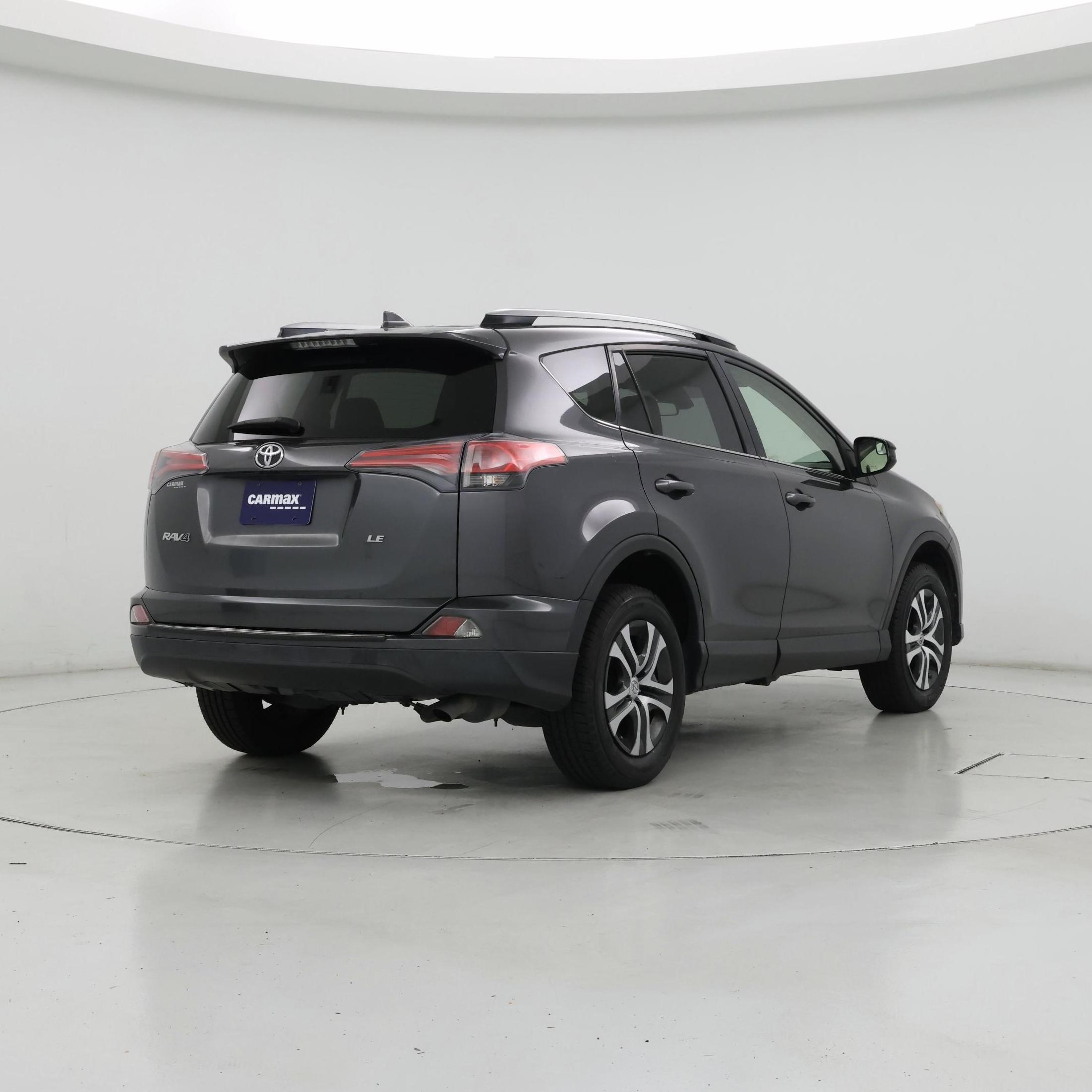 Thumbnail: 2017 Toyota RAV4 - 8