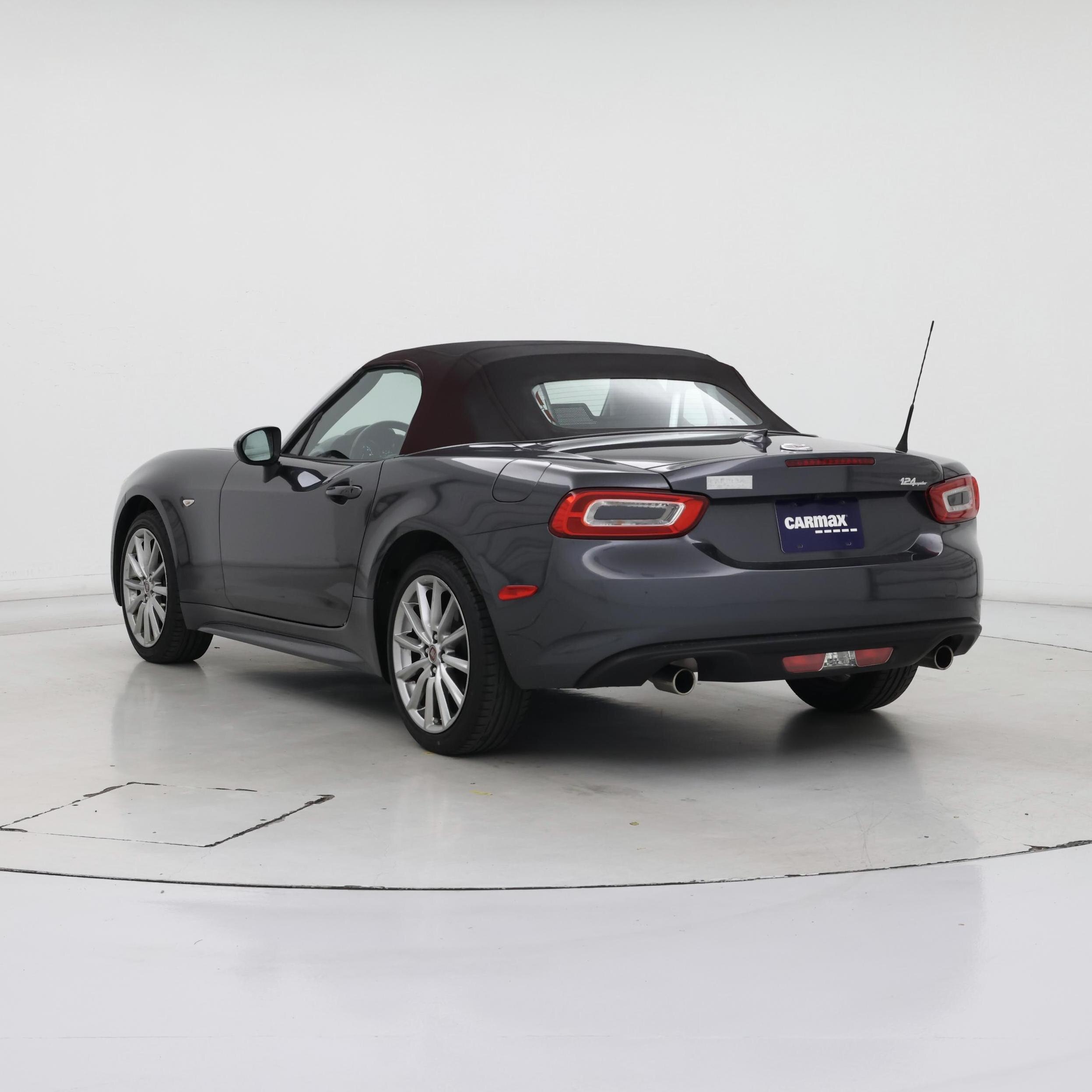 Thumbnail: 2019 Fiat 124 Spider - 2