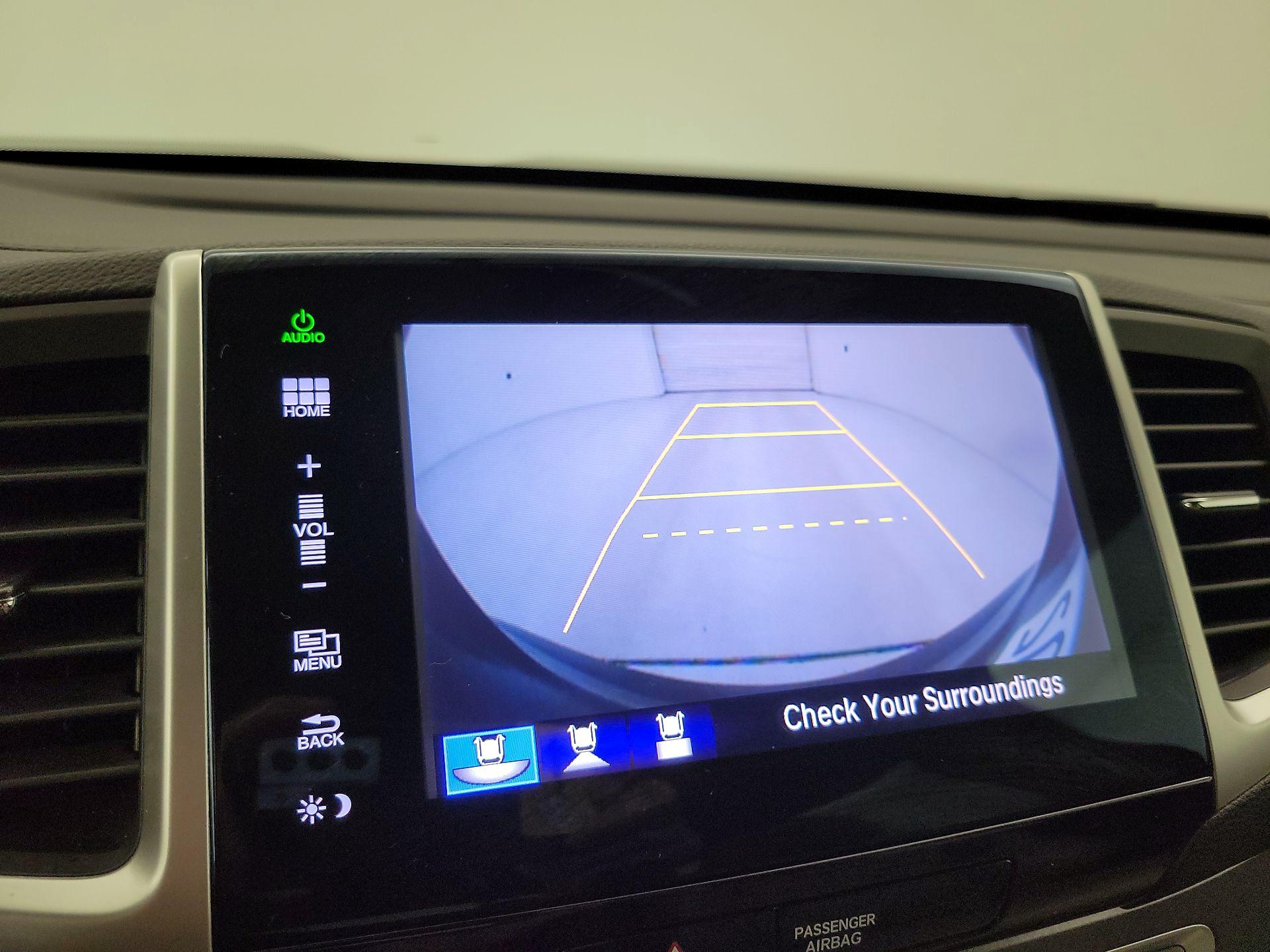 Thumbnail: 2016 Honda Pilot - 15