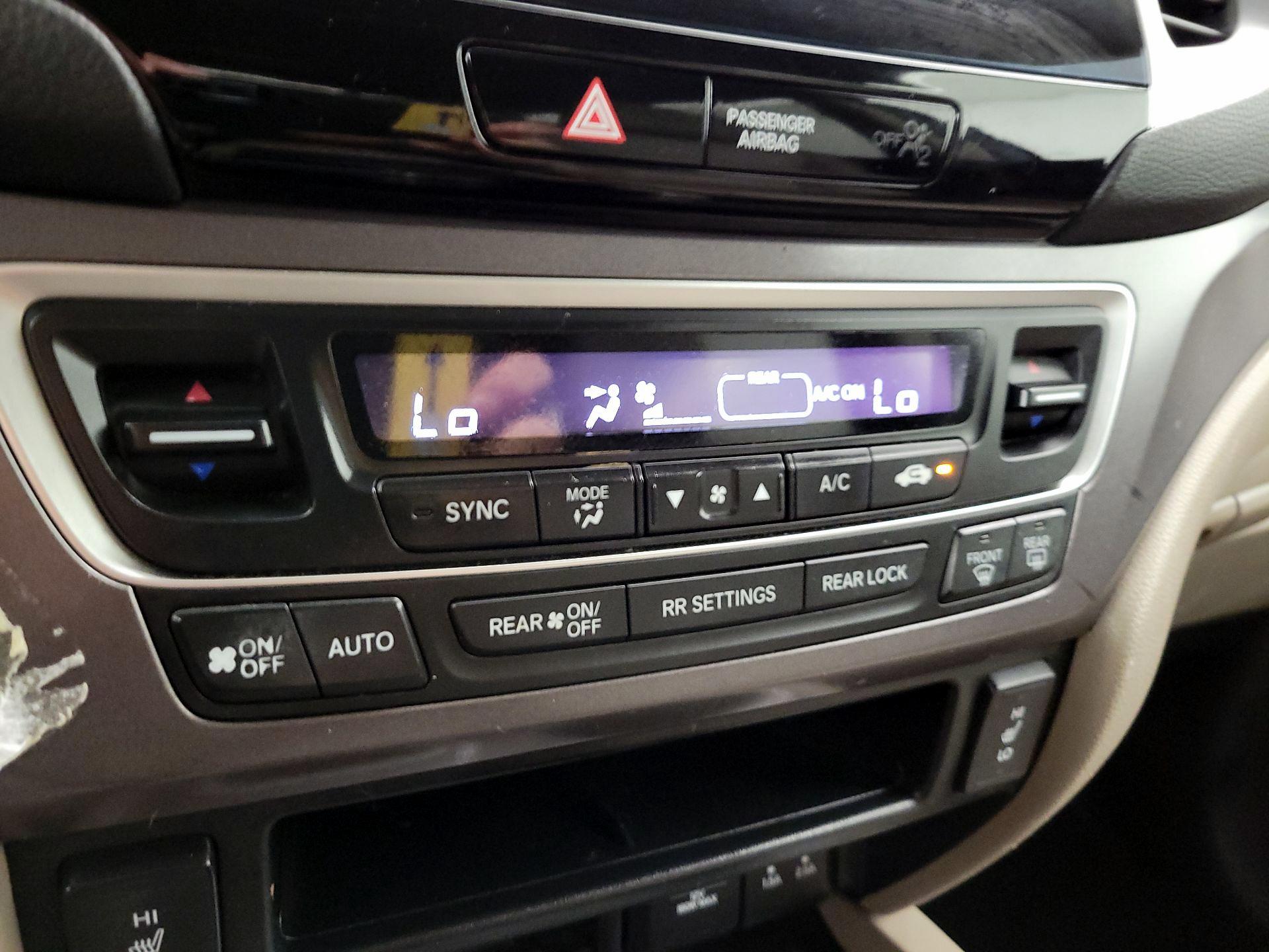 Thumbnail: 2016 Honda Pilot - 17