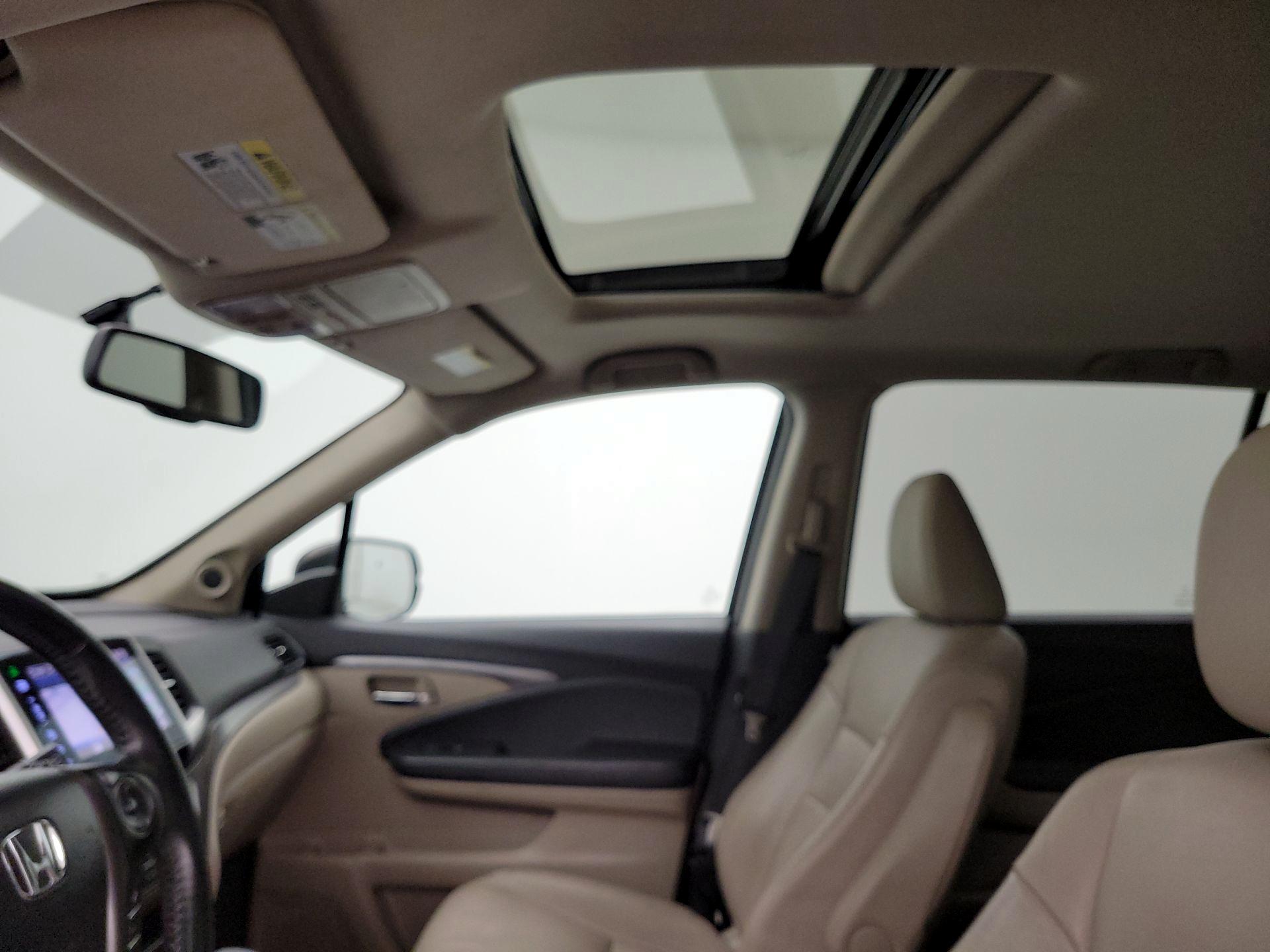 Thumbnail: 2016 Honda Pilot - 20
