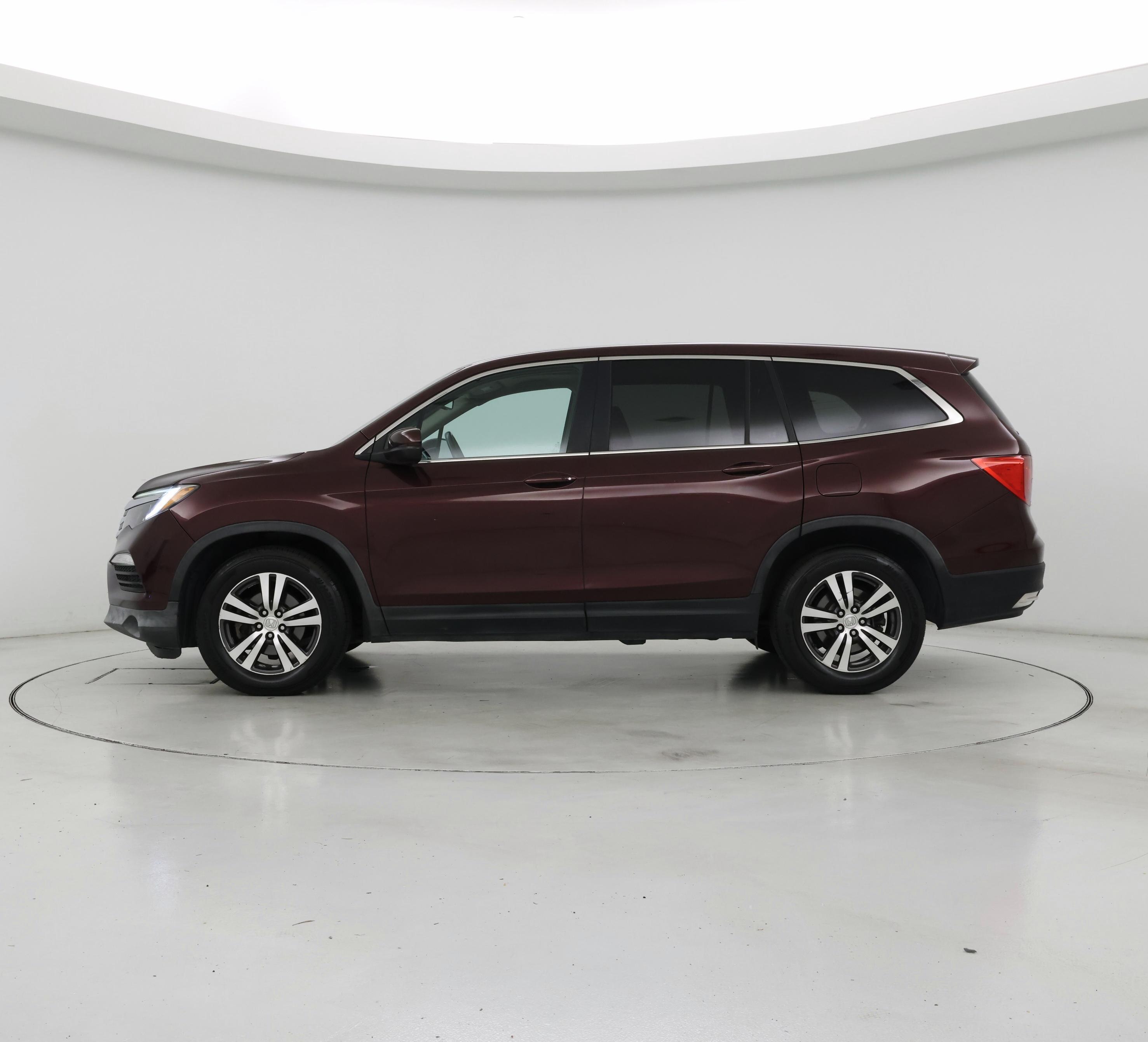 Thumbnail: 2016 Honda Pilot - 3