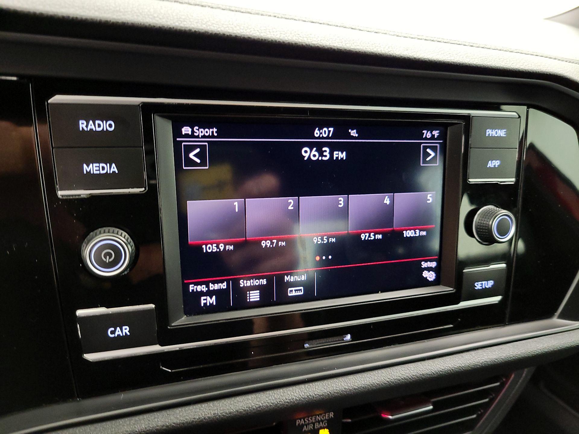 Thumbnail: 2019 Volkswagen Jetta - 15
