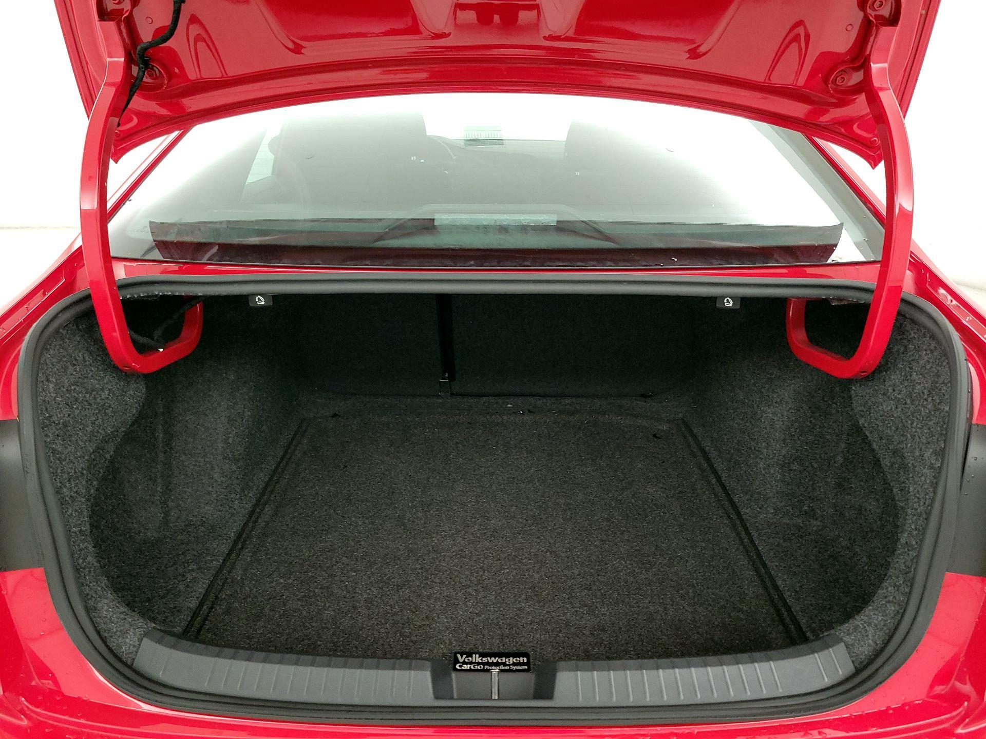 Thumbnail: 2019 Volkswagen Jetta - 20