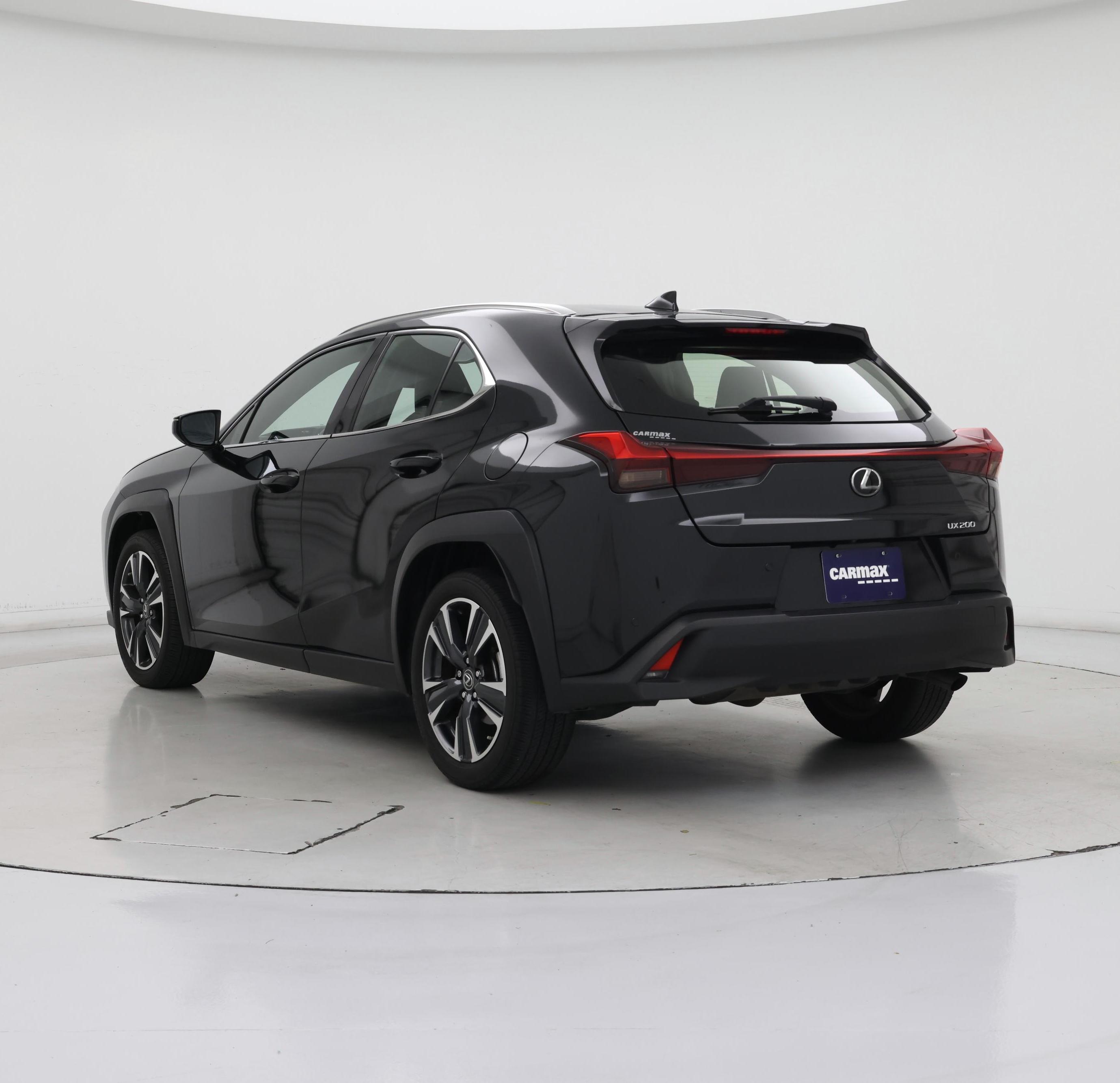 Thumbnail: 2021 Lexus UX - 2