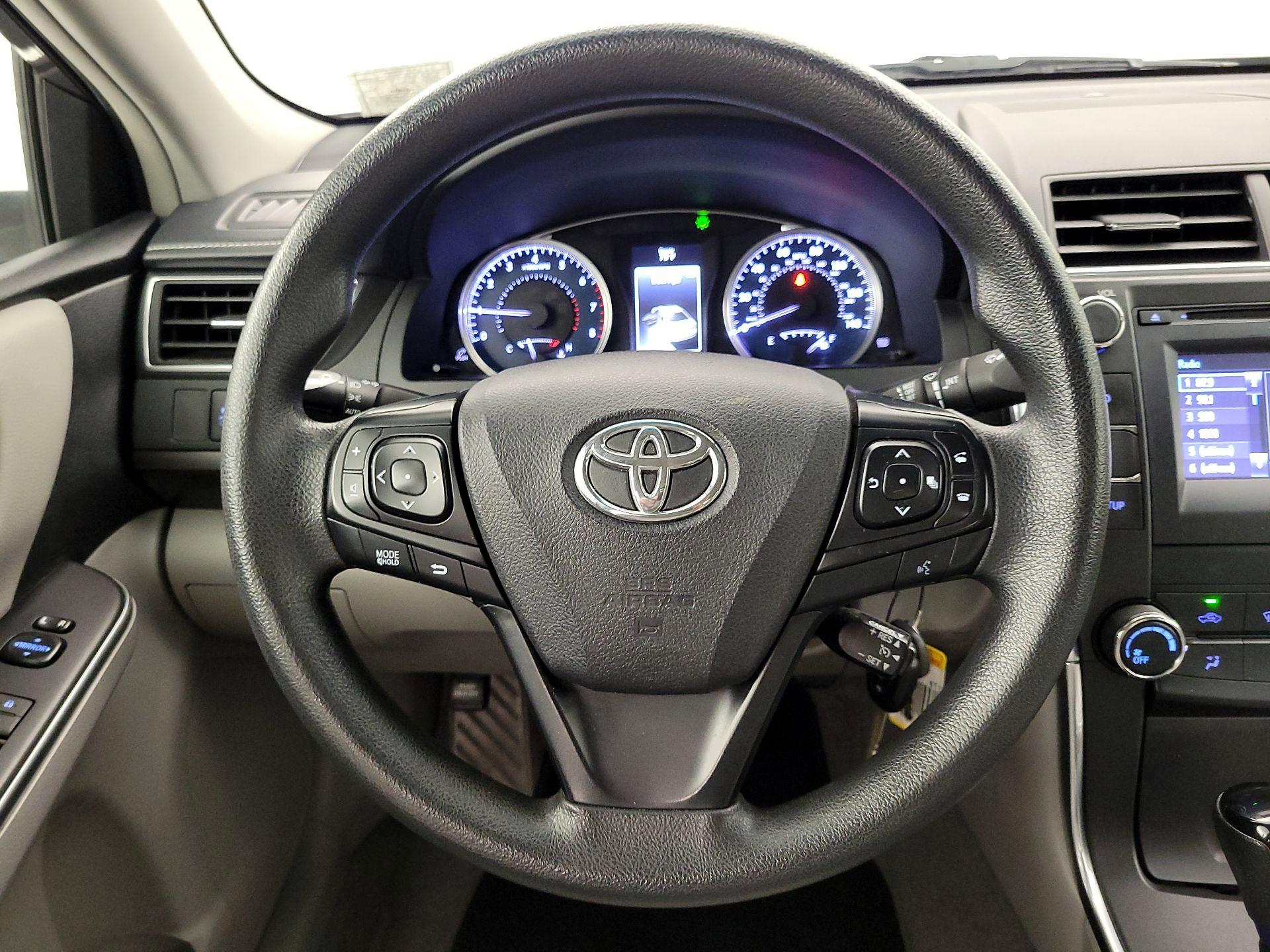 Thumbnail: 2017 Toyota Camry - 10