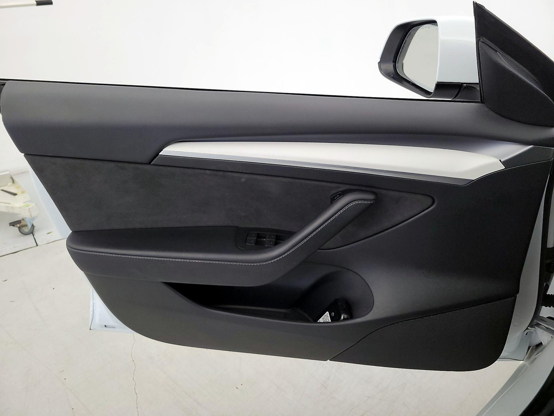 Thumbnail: 2023 Tesla Model 3 - 12