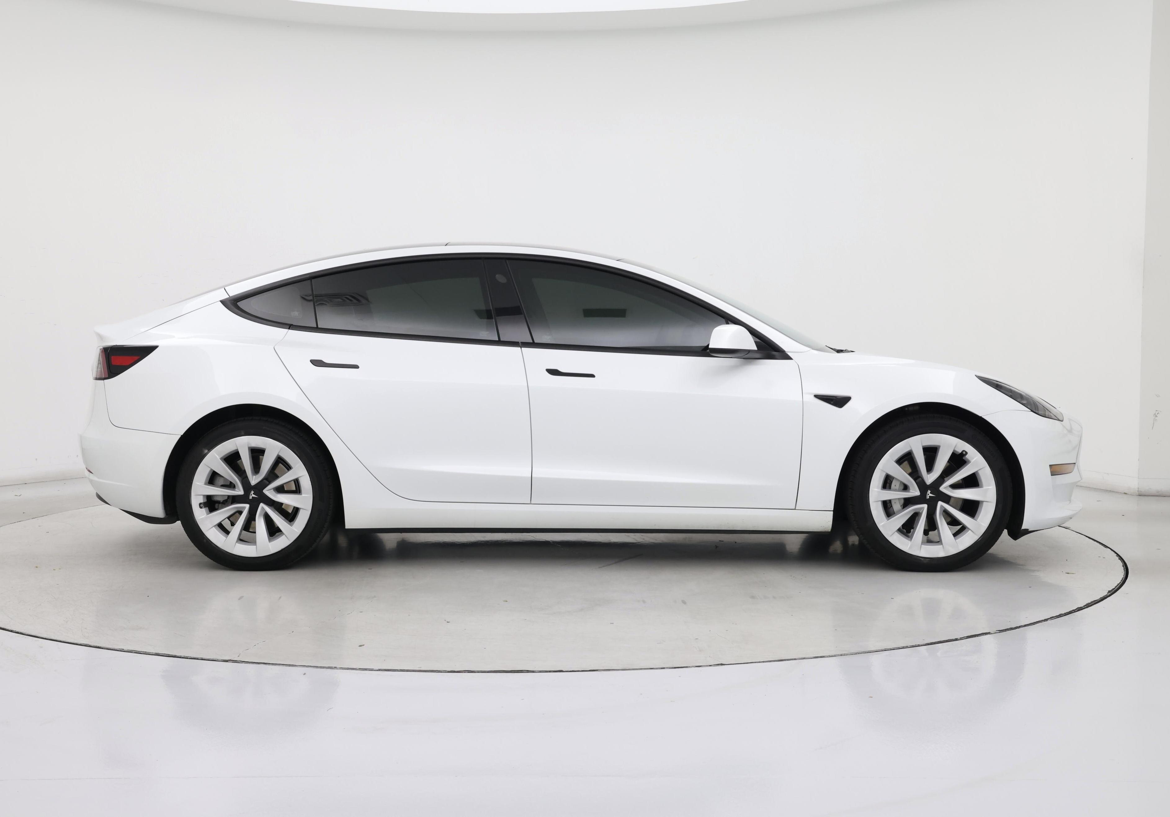 Thumbnail: 2023 Tesla Model 3 - 7