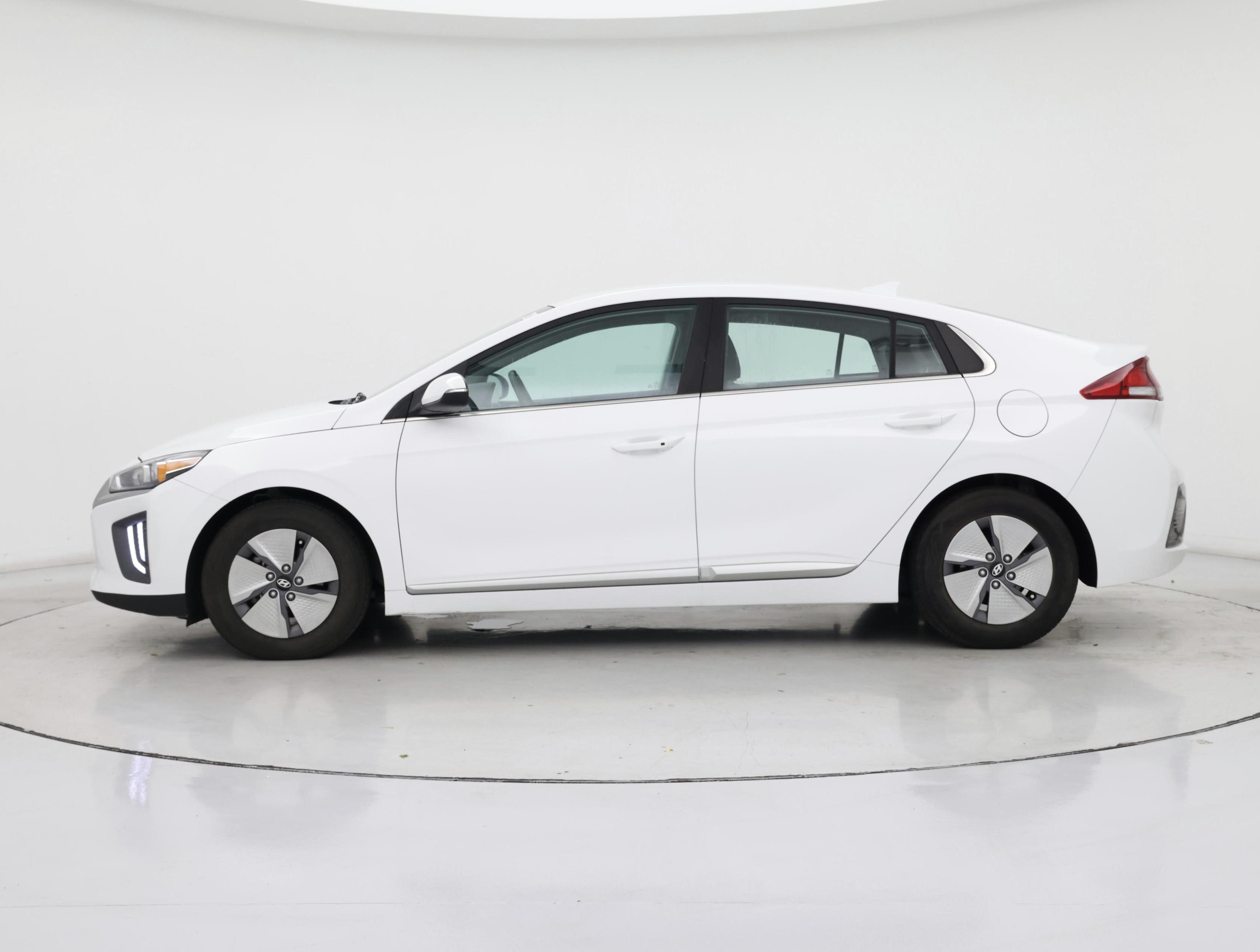 Thumbnail: 2022 Hyundai Ioniq - 3