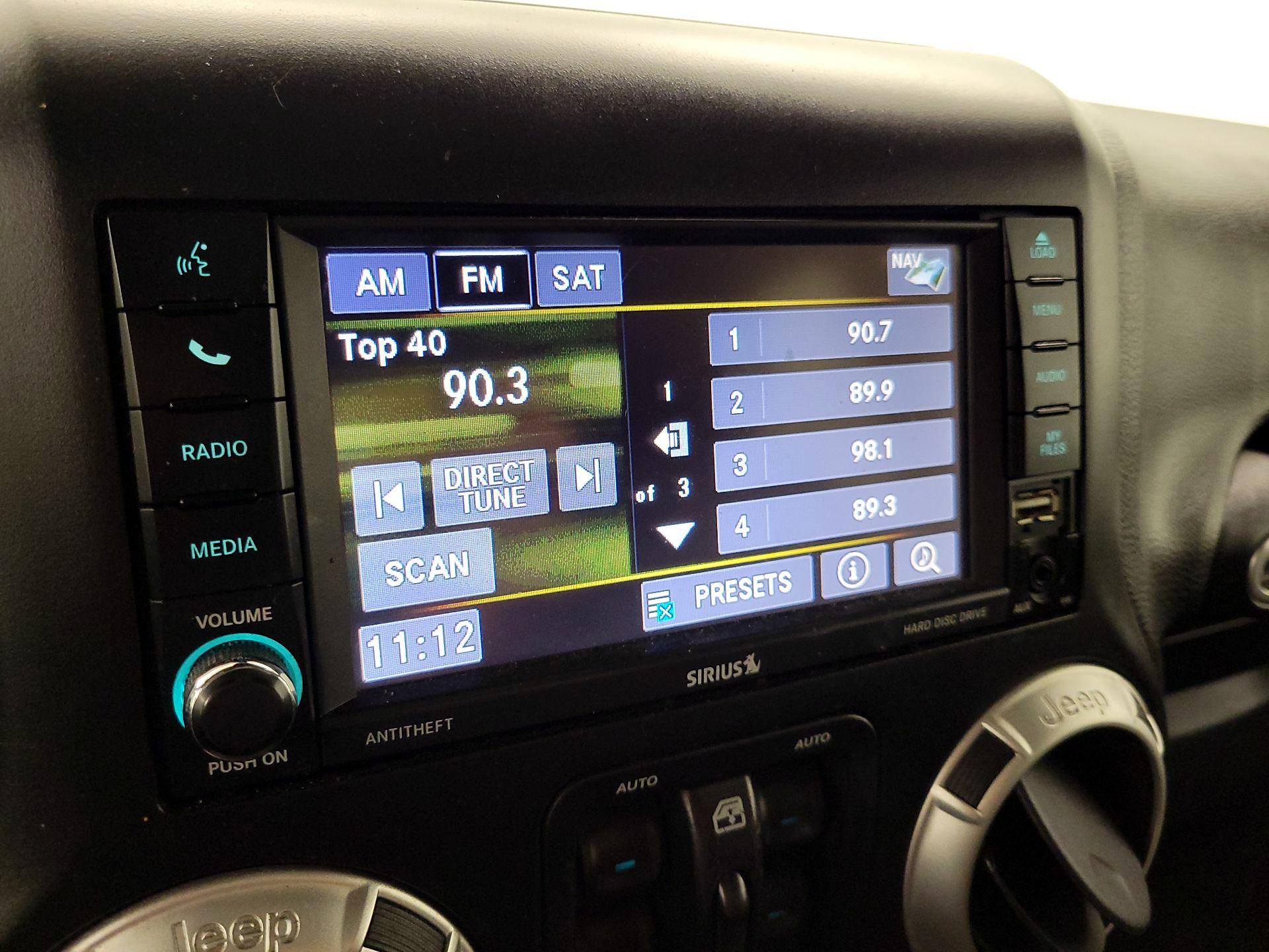 Thumbnail: 2016 Jeep Wrangler - 14