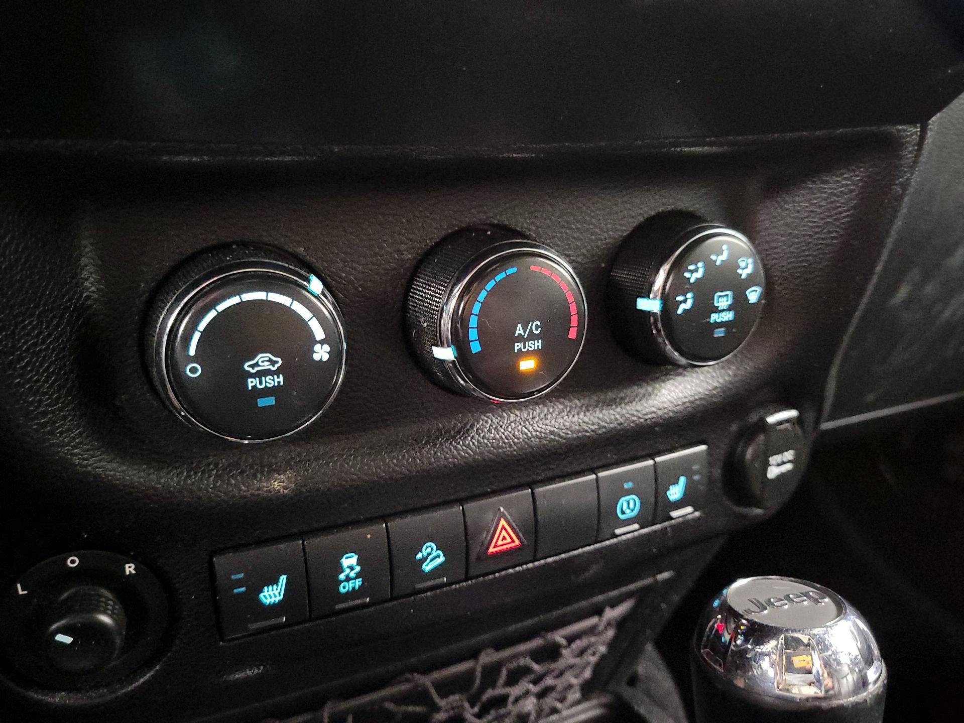 Thumbnail: 2016 Jeep Wrangler - 15